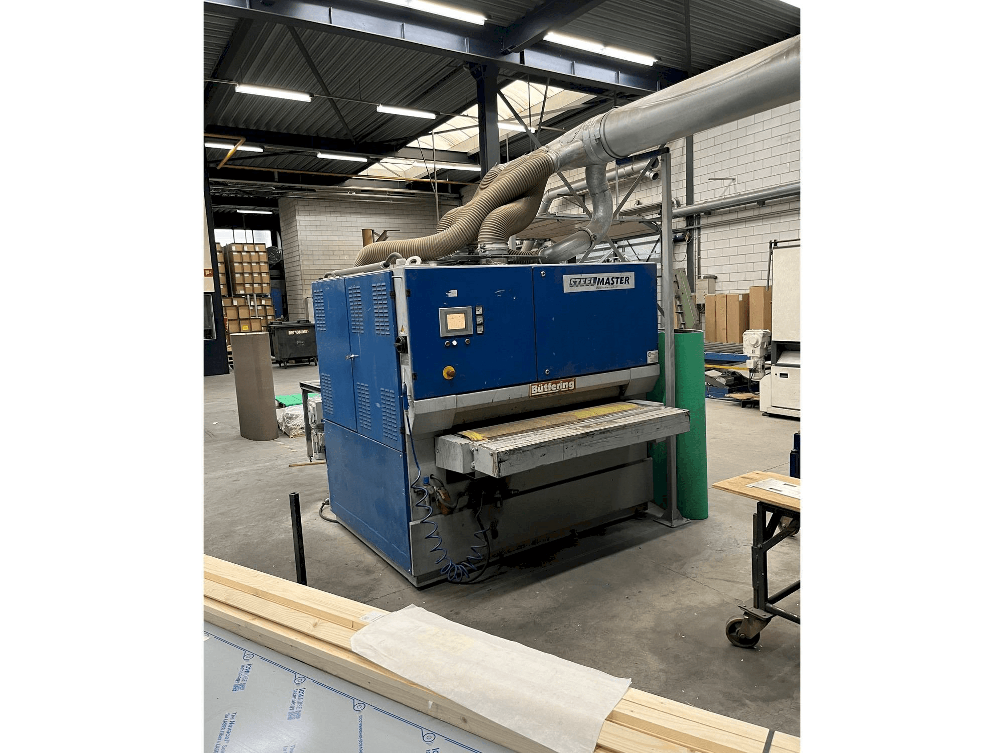 Widok z przodu maszyny BUTFERING PRIMA 313 RRT