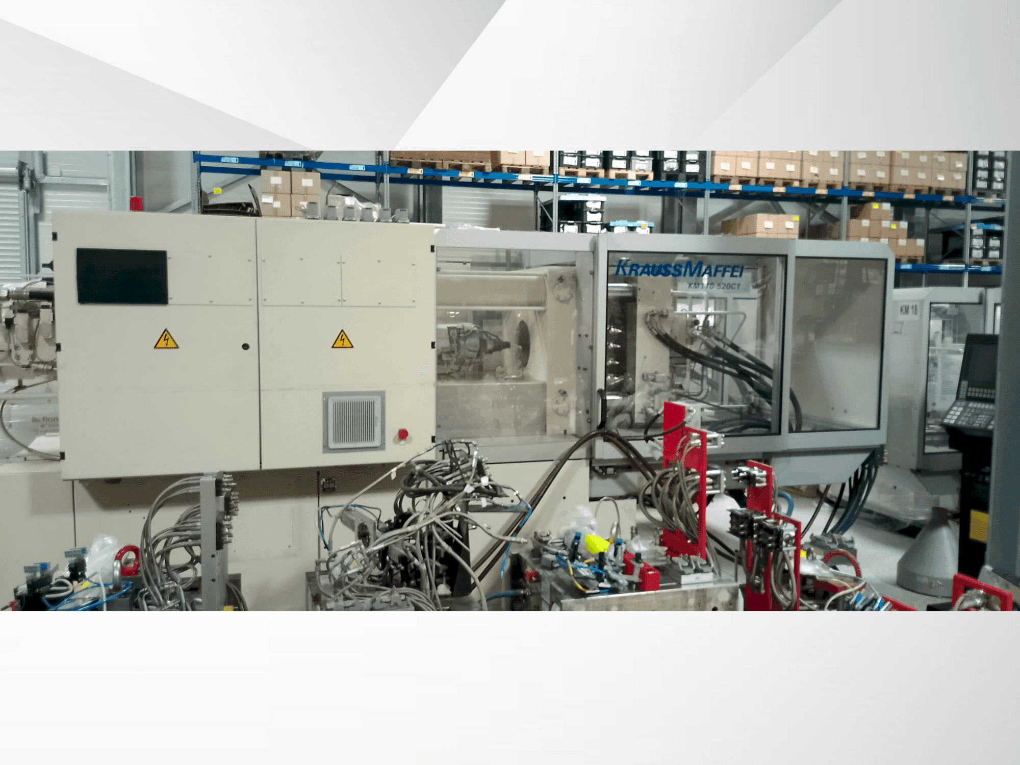 Widok z przodu maszyny Krauss Maffei 110-520 C1