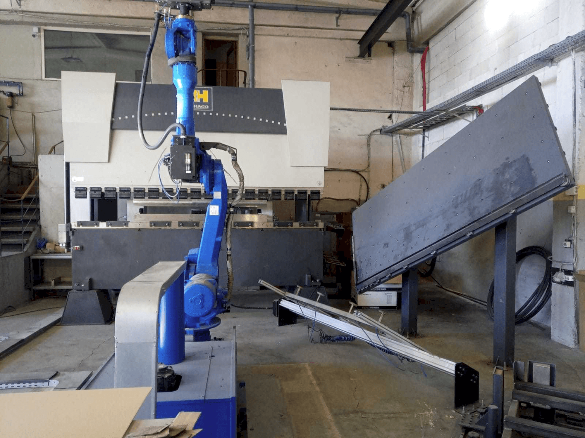 Widok z przodu maszyny HACO ERM 36150