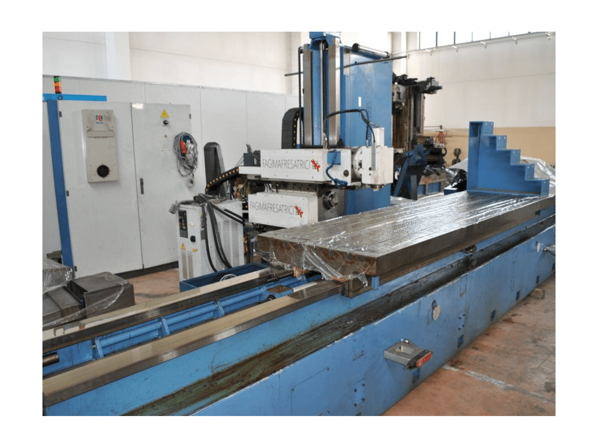 Widok z przodu maszyny Fagima MMO 300