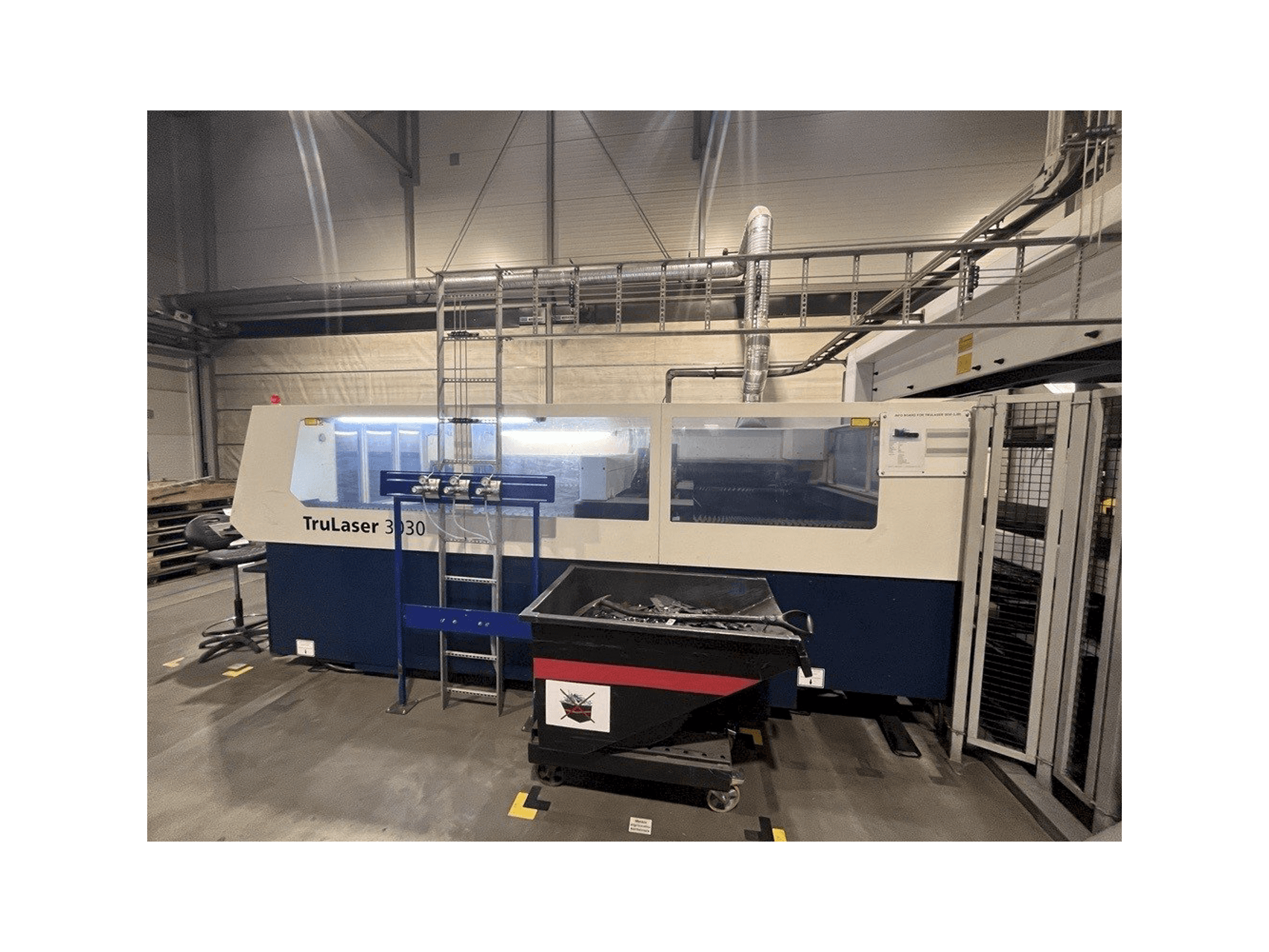 Widok z przodu maszyny TRUMPF TruLaser 3030 L30