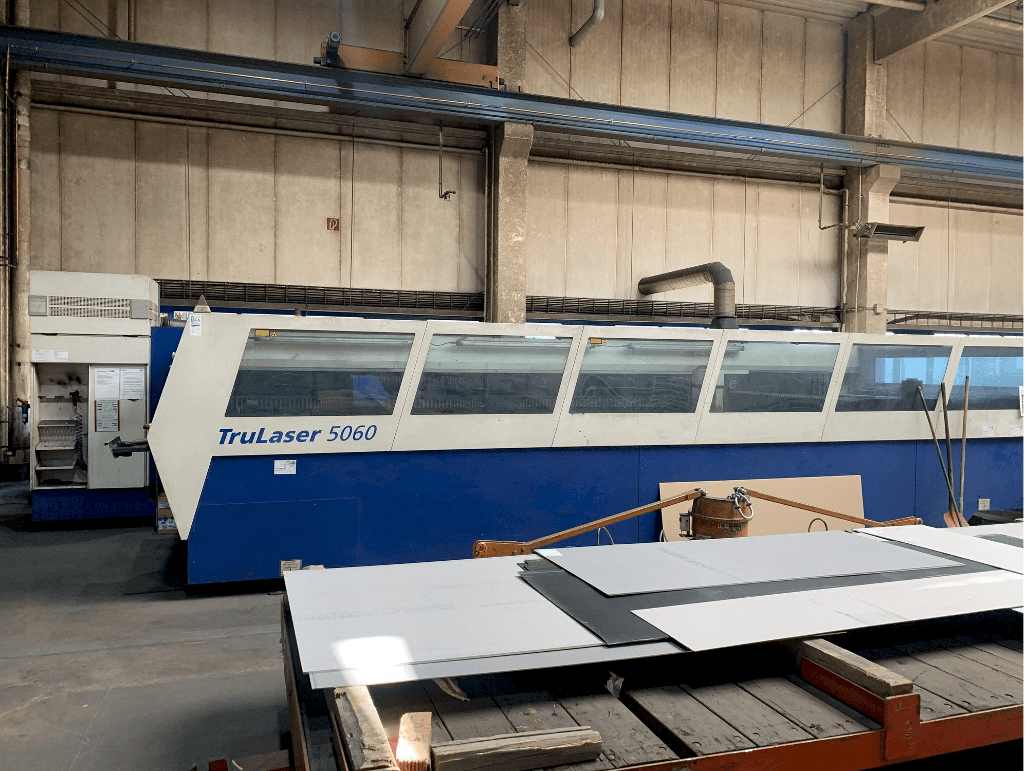 Widok z przodu maszyny Trumpf Trulaser 5060