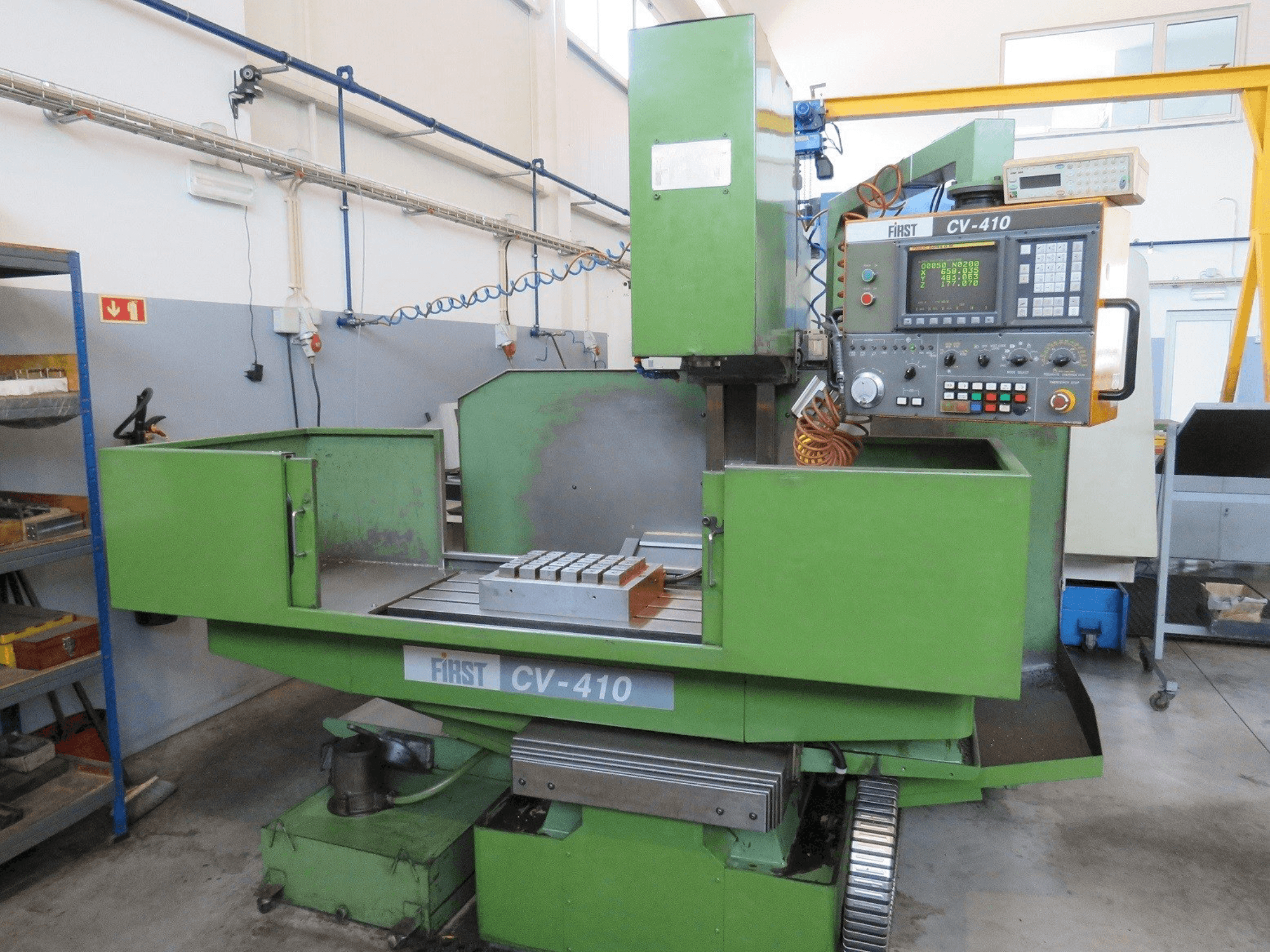 Widok z przodu maszyny FIRST CV-410