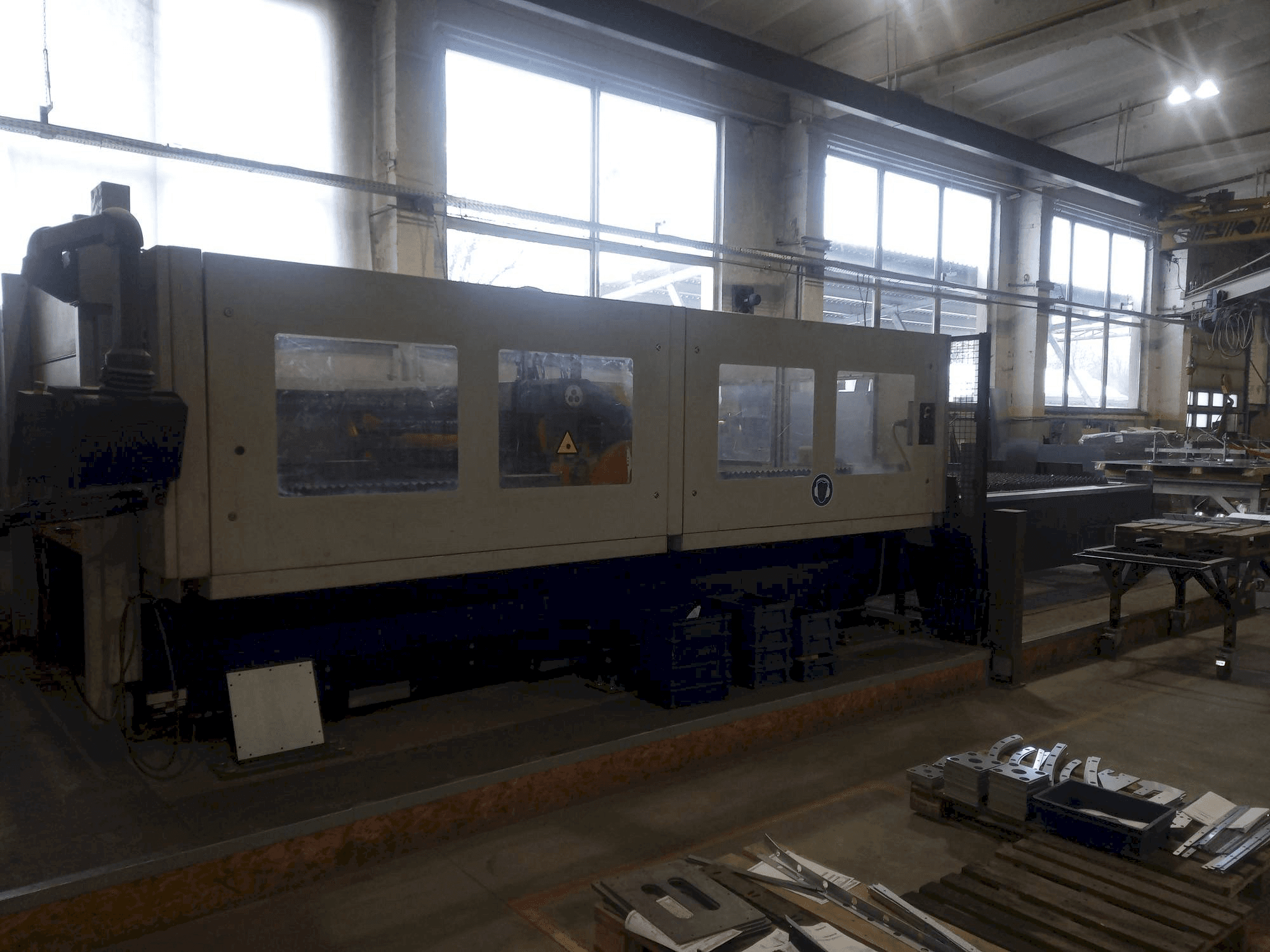 Widok z przodu maszyny Bystronic Bysprint 3015