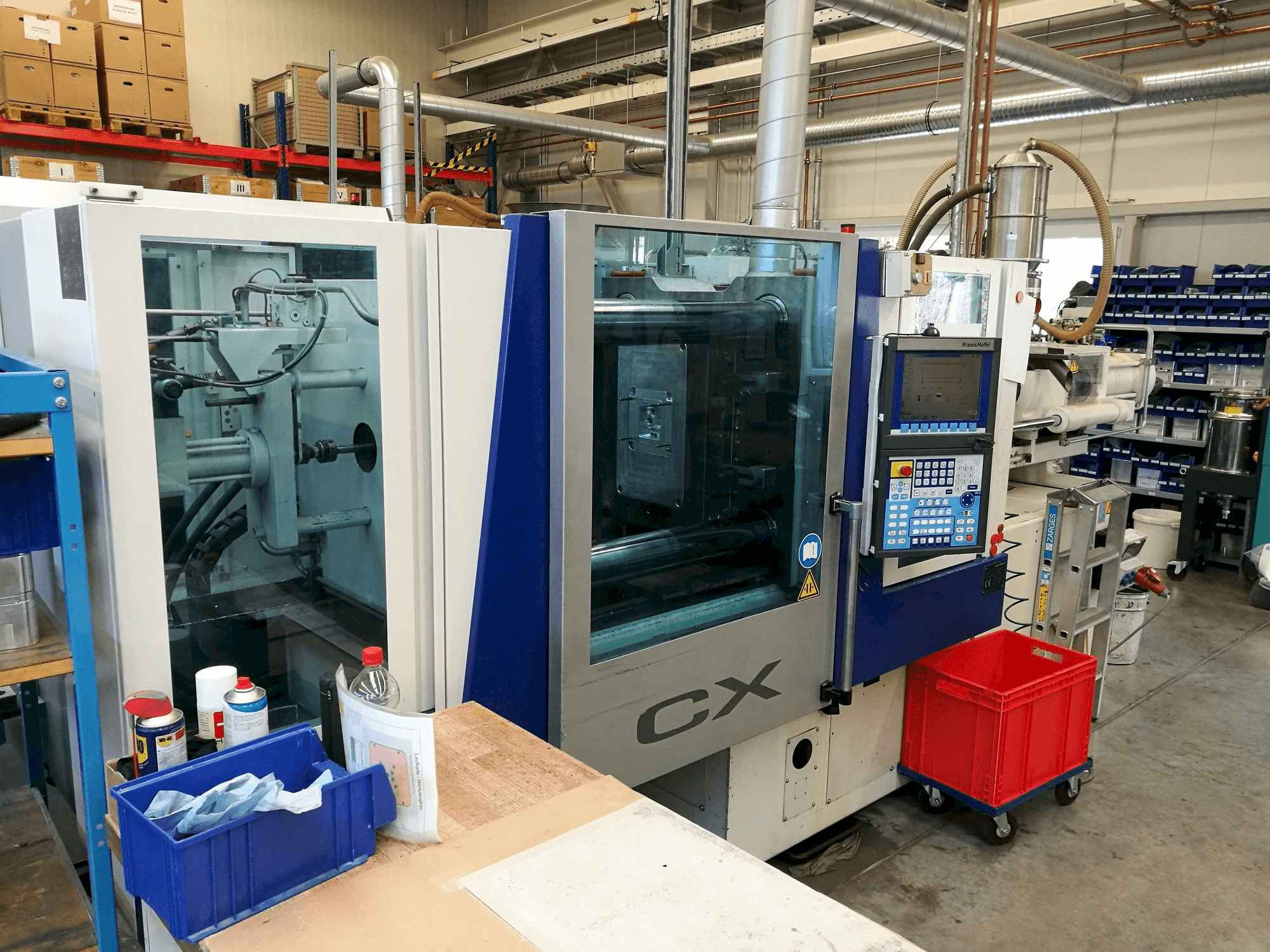Widok z przodu maszyny Krauss Maffei 160-1000 CX