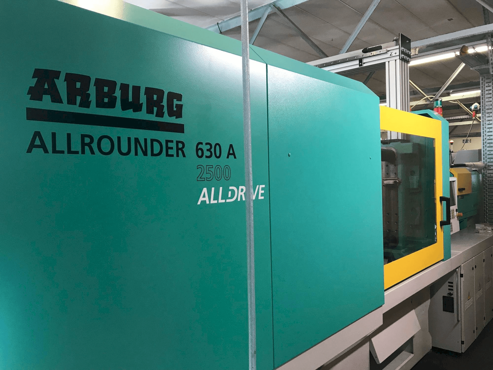 Widok z przodu maszyny Arburg Allrounder 630 A 2500-800