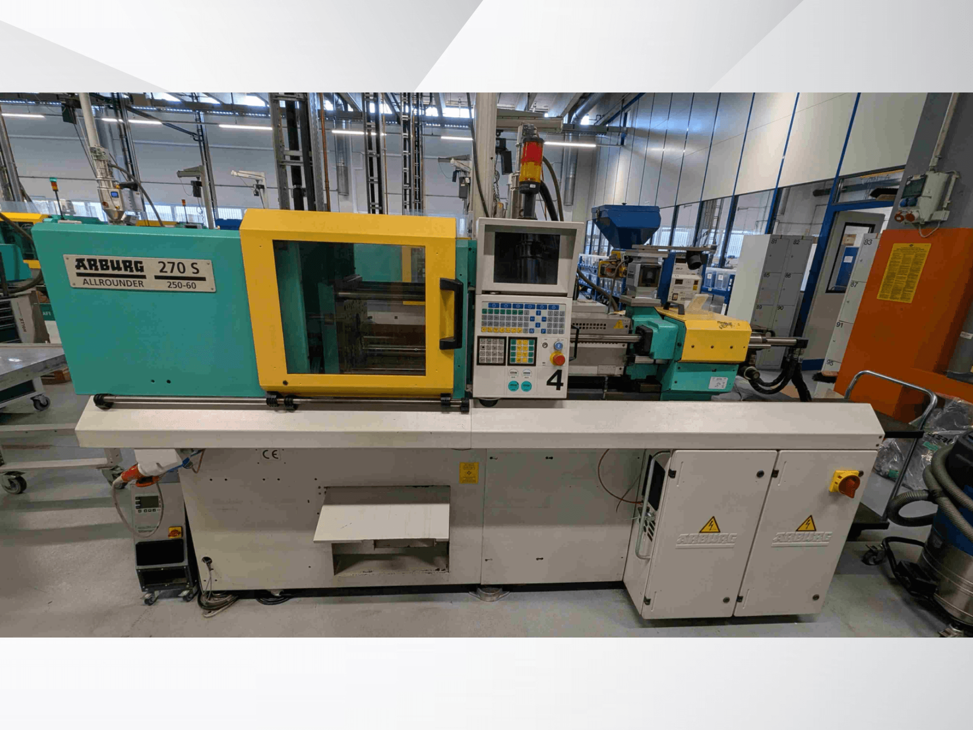 Wtryskarka hydrauliczna Arburg 270 S 400-60 – widok z przodu, z panelem sterowania i elementami zabezpieczającymi.