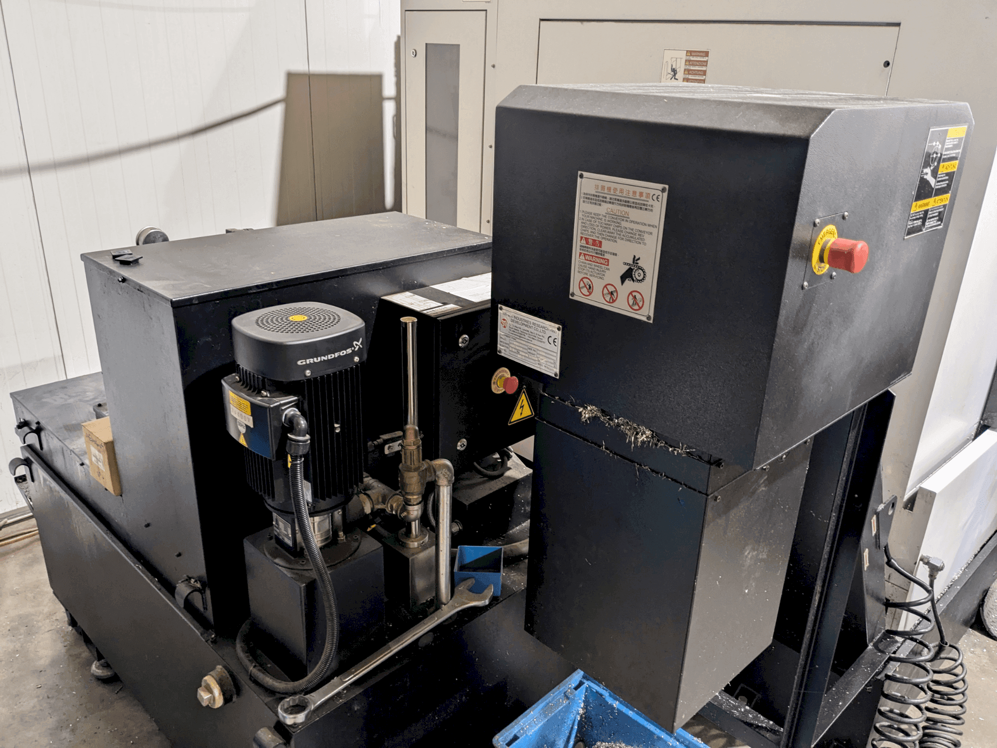 Widok z przodu maszyny POSmill CE 1000