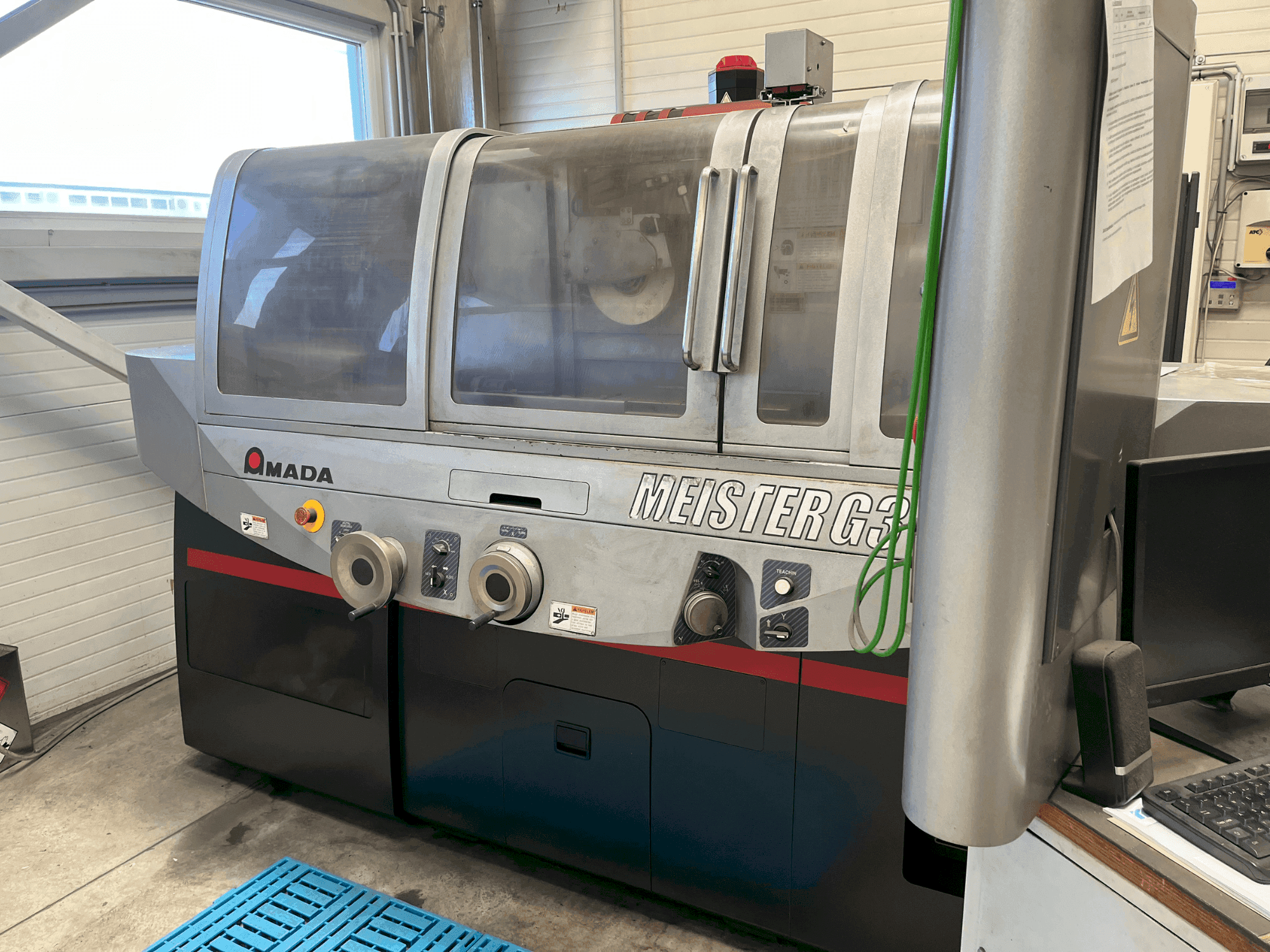 Widok z przodu maszyny AMADA MEISTER G3
