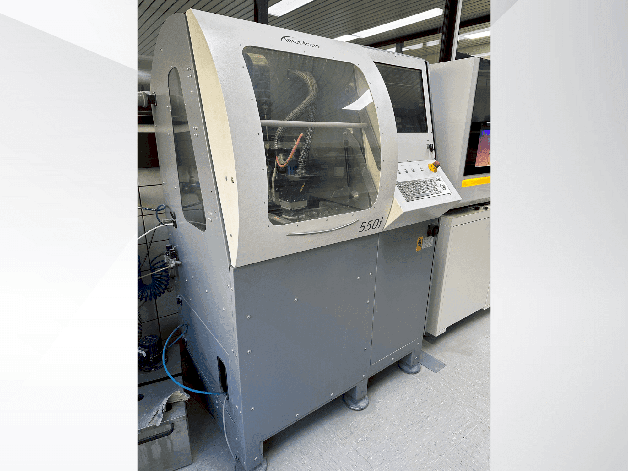 Widok z przodu maszyny Imes-Icore CORiTEC 550i