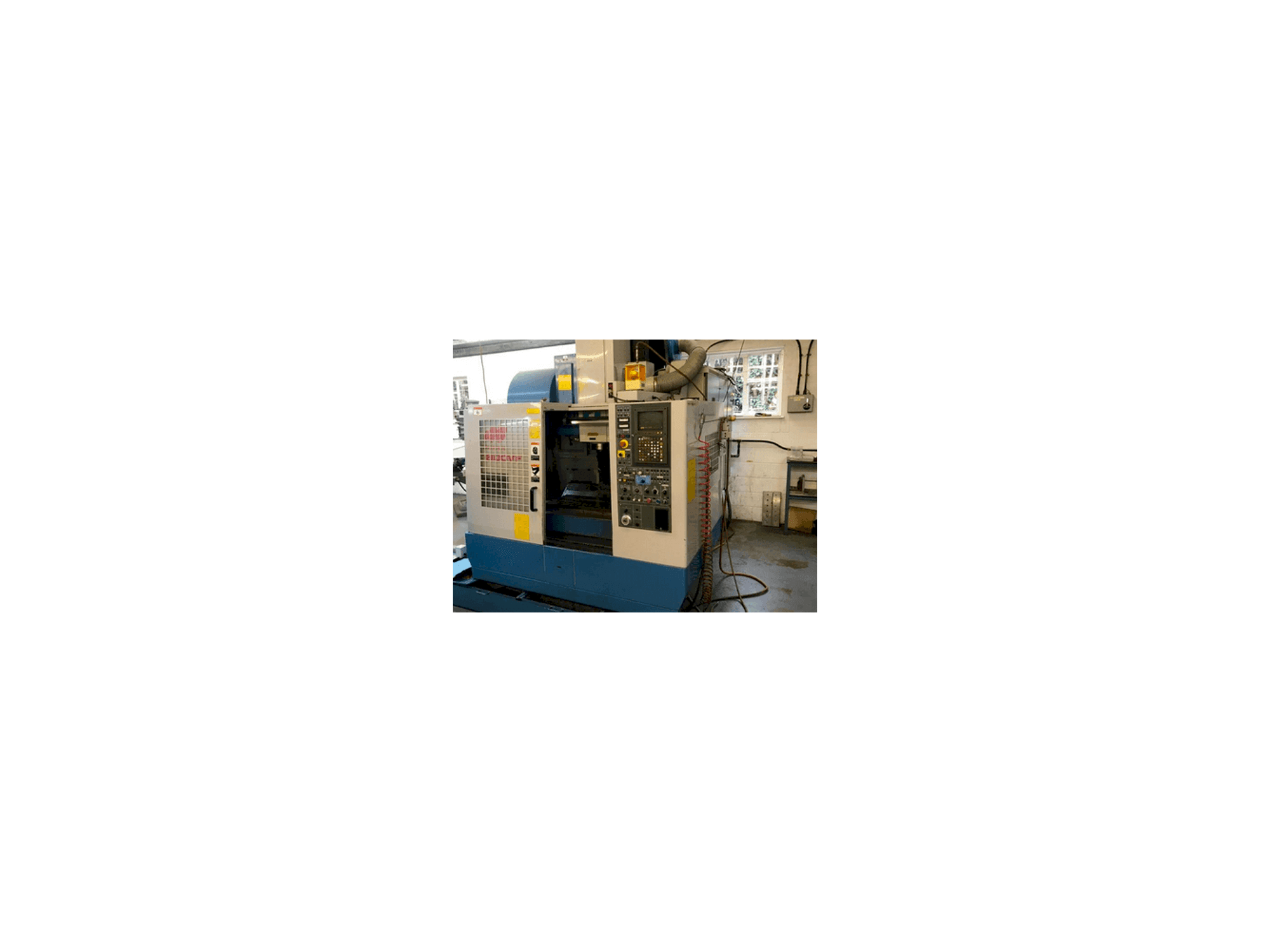 Widok z przodu maszyny Matsuura MC 600 VF