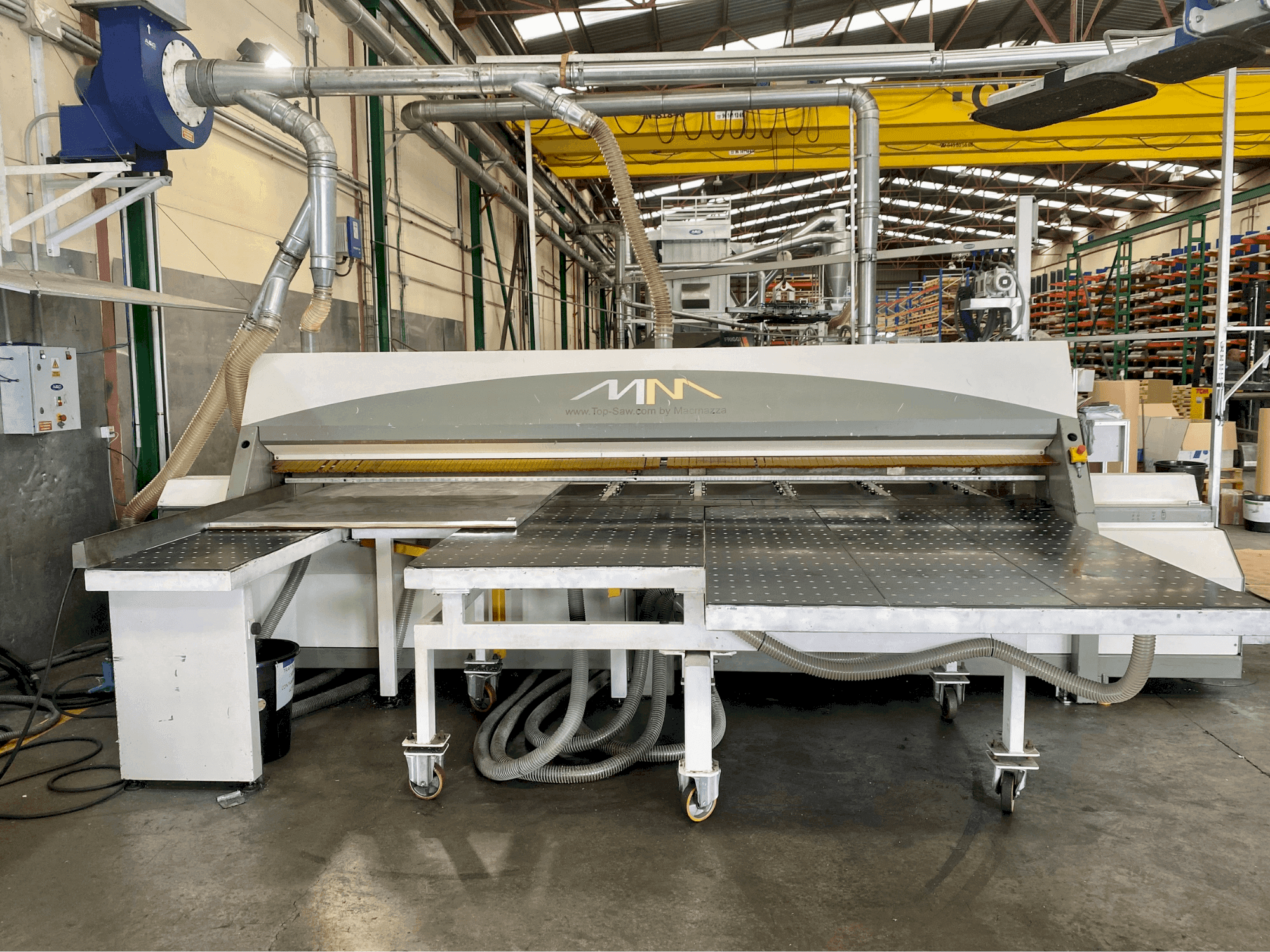 Widok z przodu maszyny MACMAZZA Top Saw