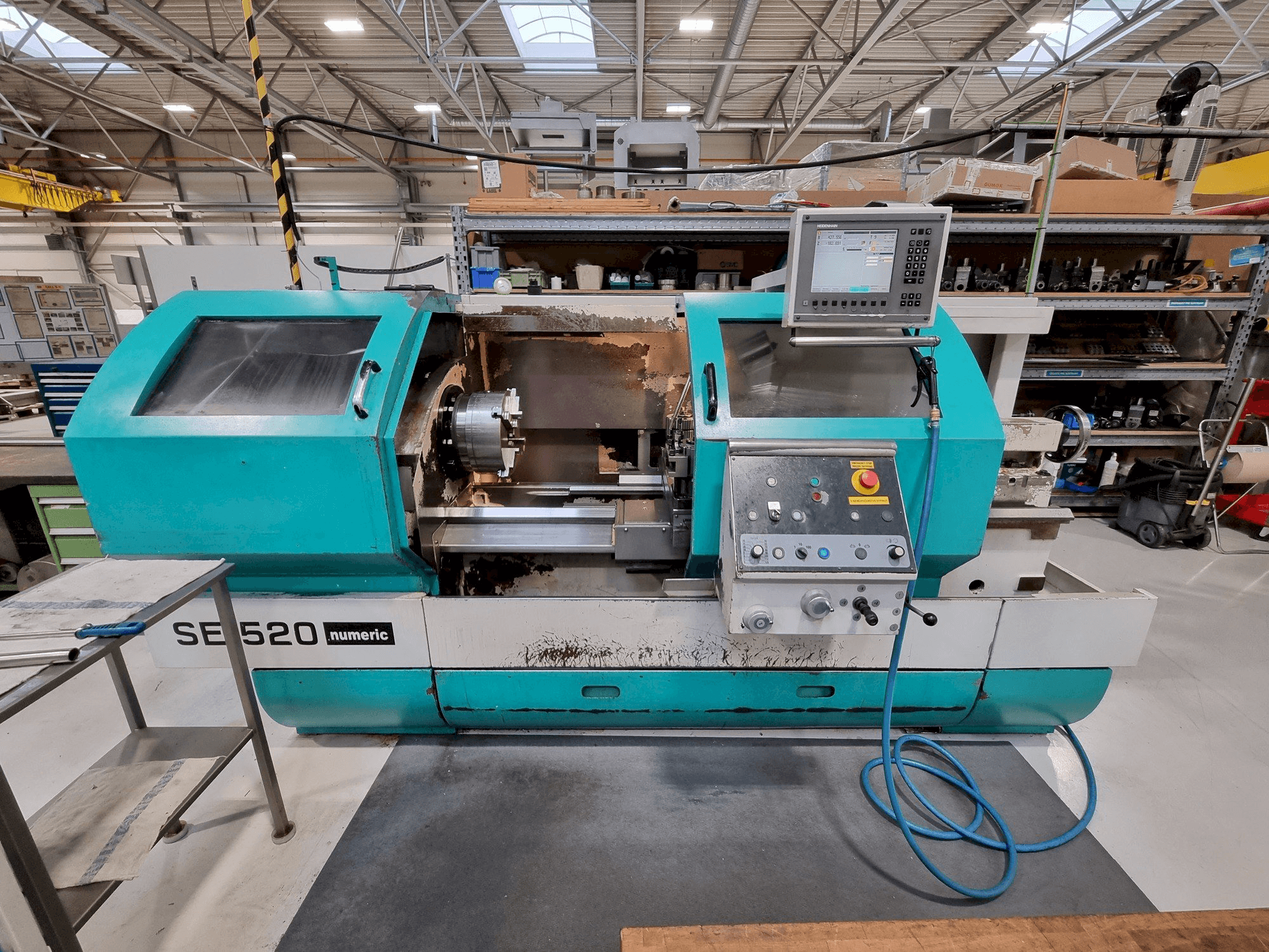 Widok z przodu maszyny TRENS SE 520 Numeric