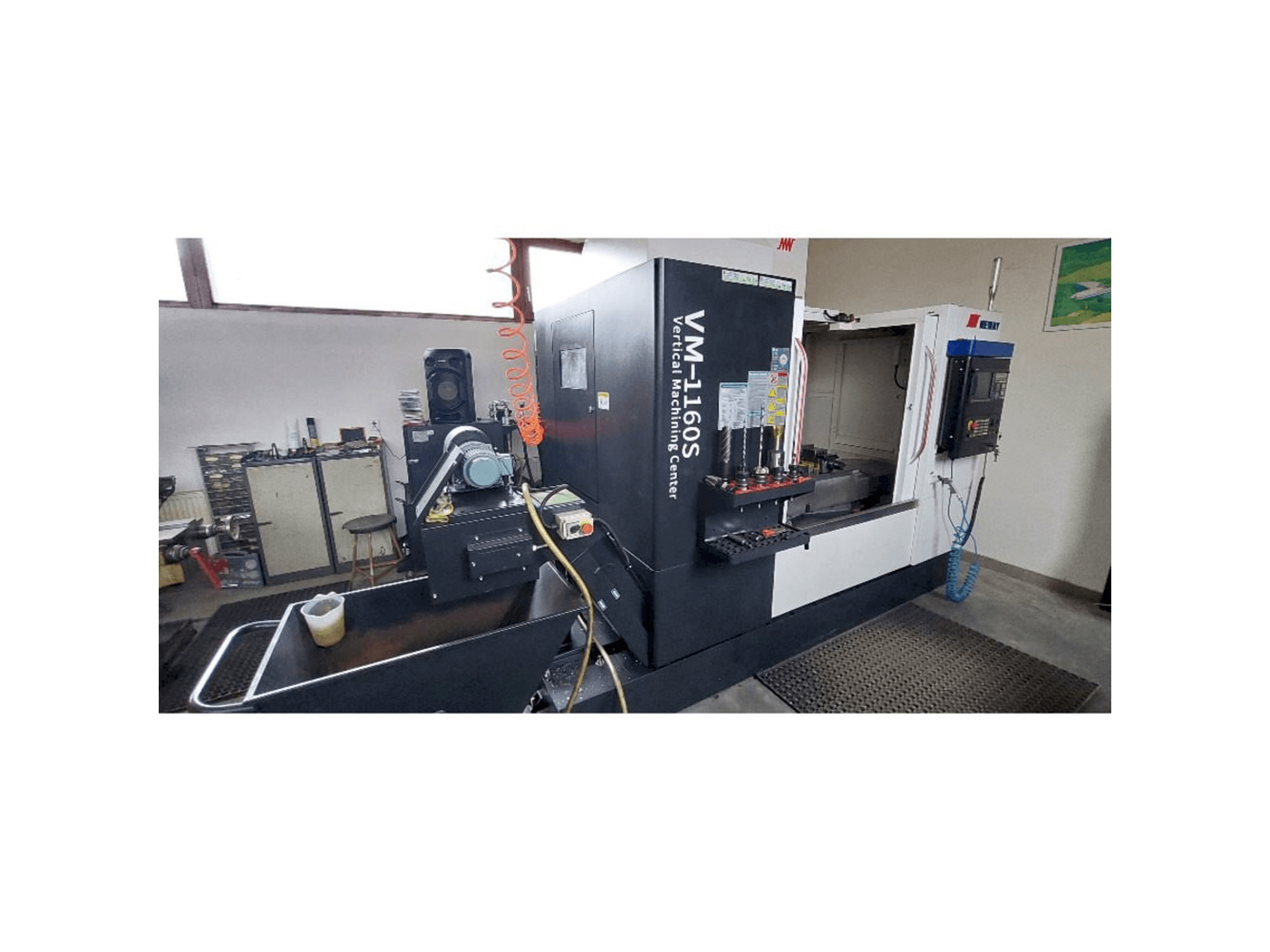 Widok z przodu maszyny Neway VM 1160