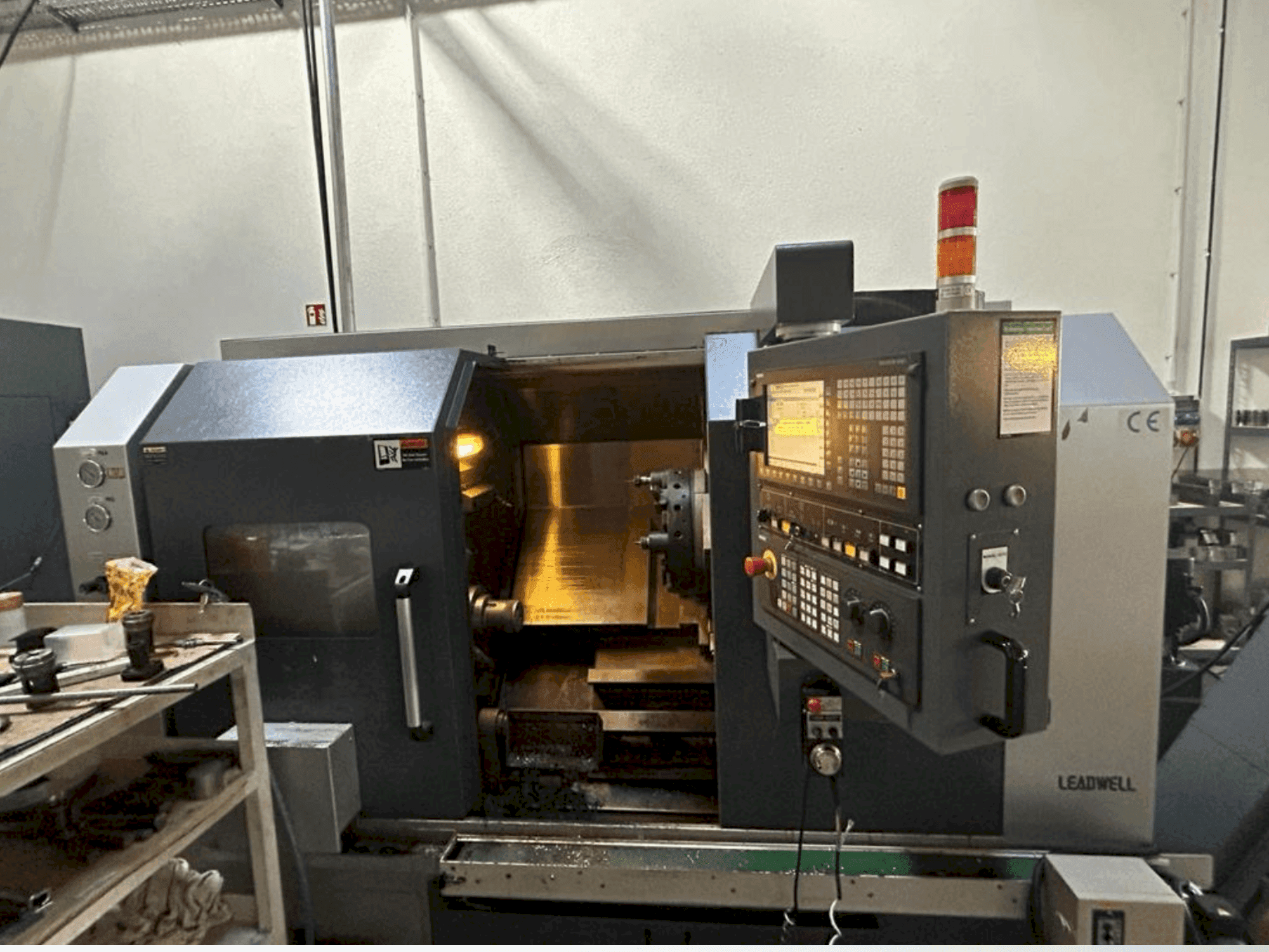 Widok z przodu maszyny Gildemeister CTX600E