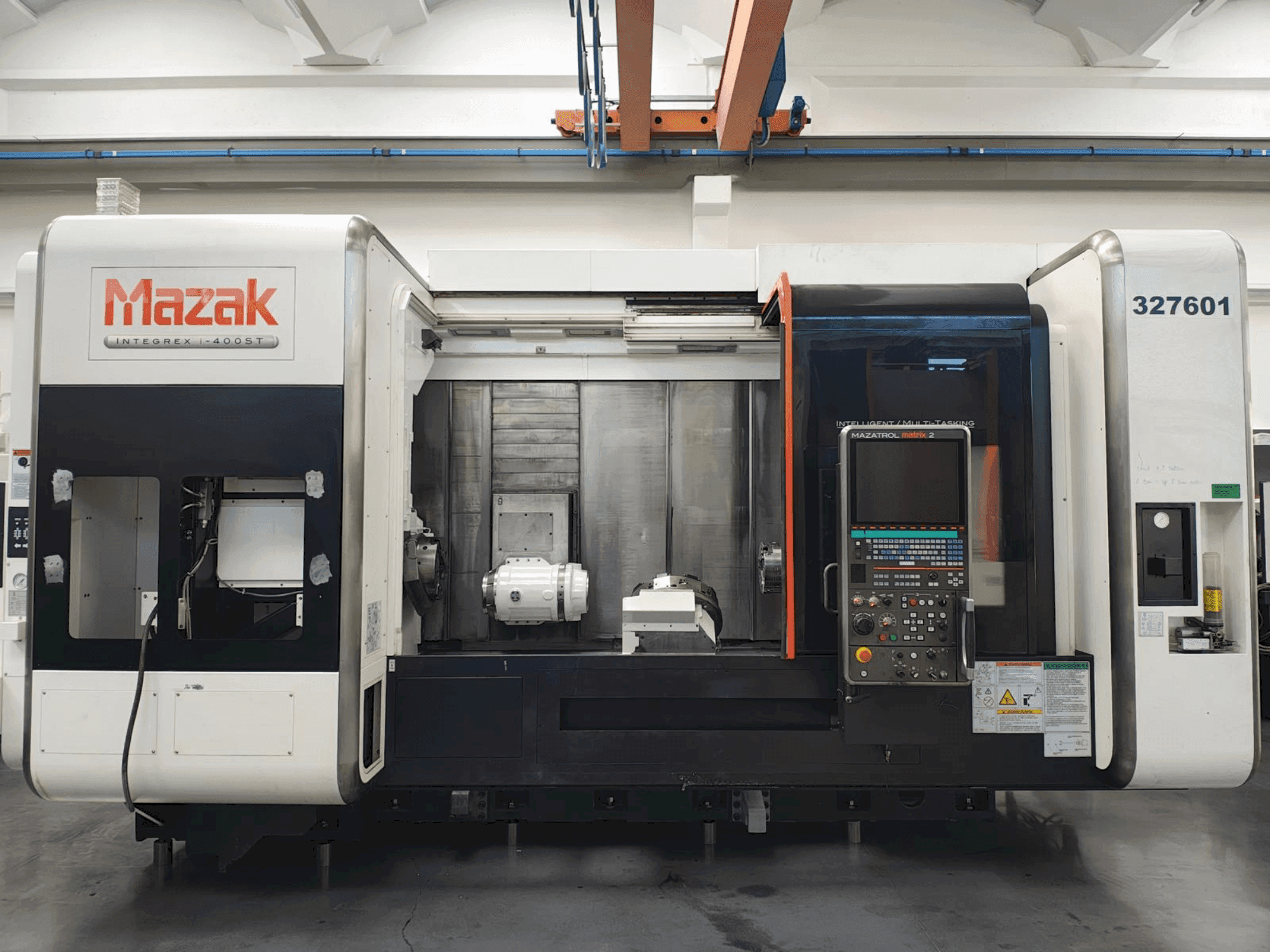 Widok z przodu maszyny Mazak Integrex i-400 ST
