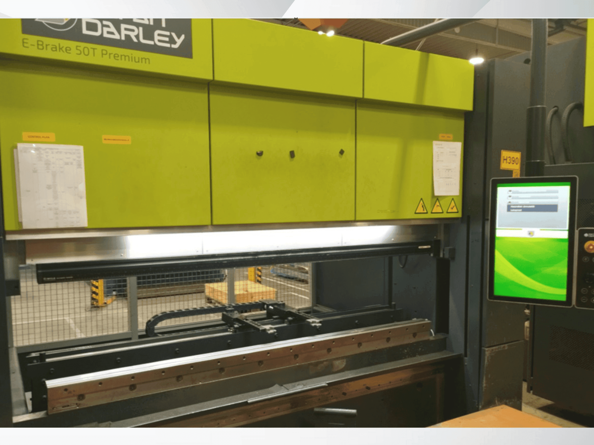 Widok z przodu maszyny Safan DARLEY E-BRAKE Premium 50-2050