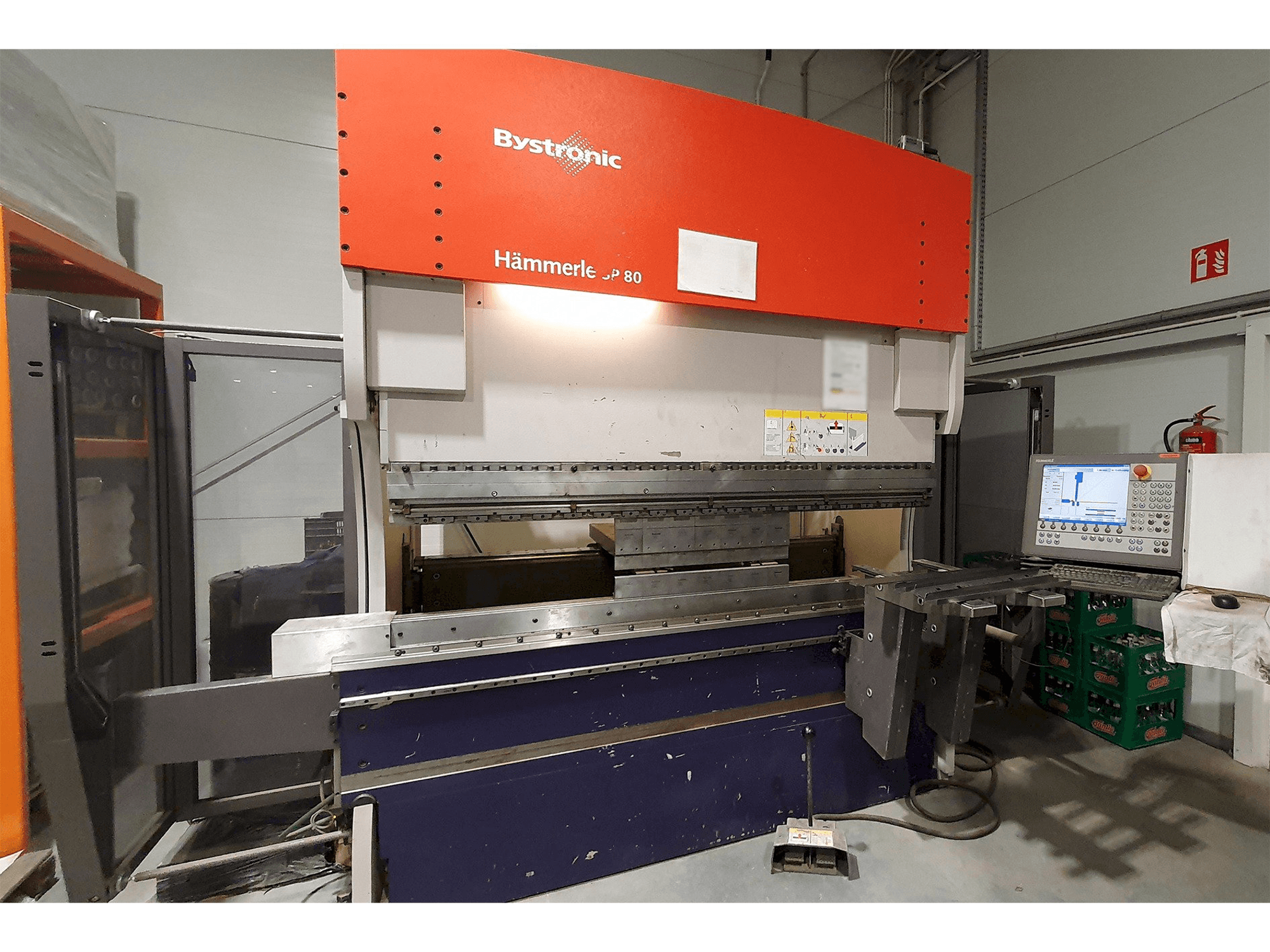 Widok z przodu maszyny Bystronic 3P 80/210