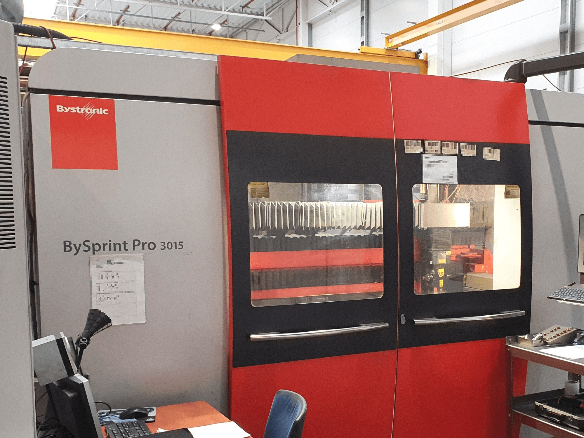Widok z przodu maszyny Bystronic BySprint Pro 3015