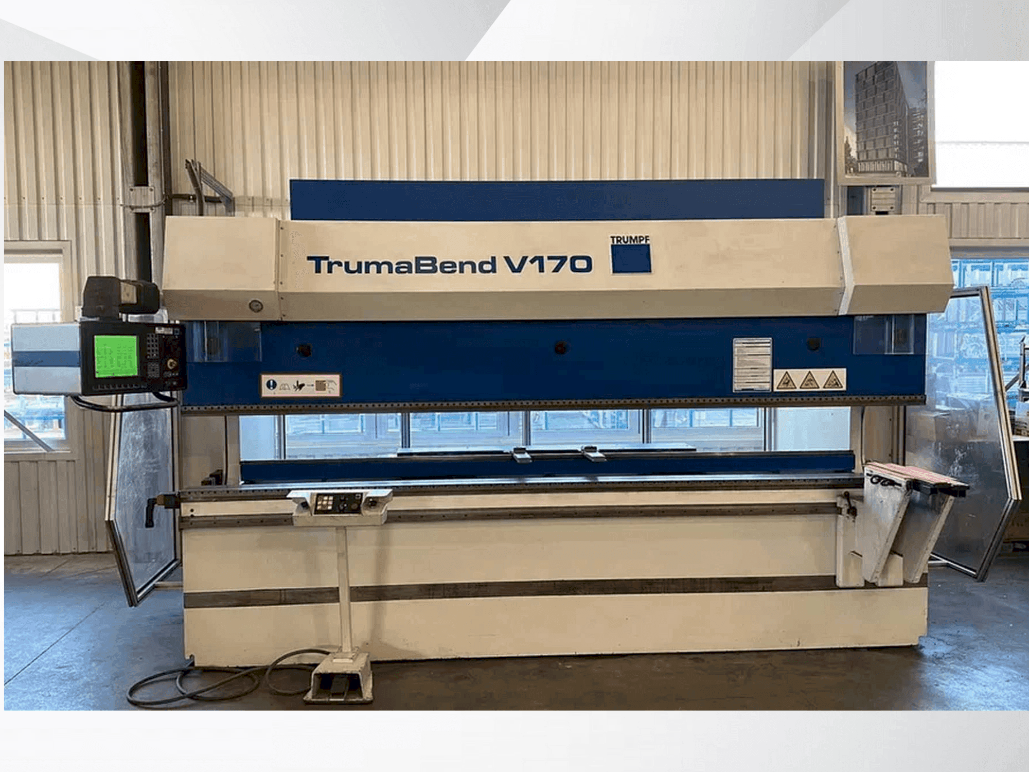 Widok z przodu maszyny TRUMPF Trumabend V170