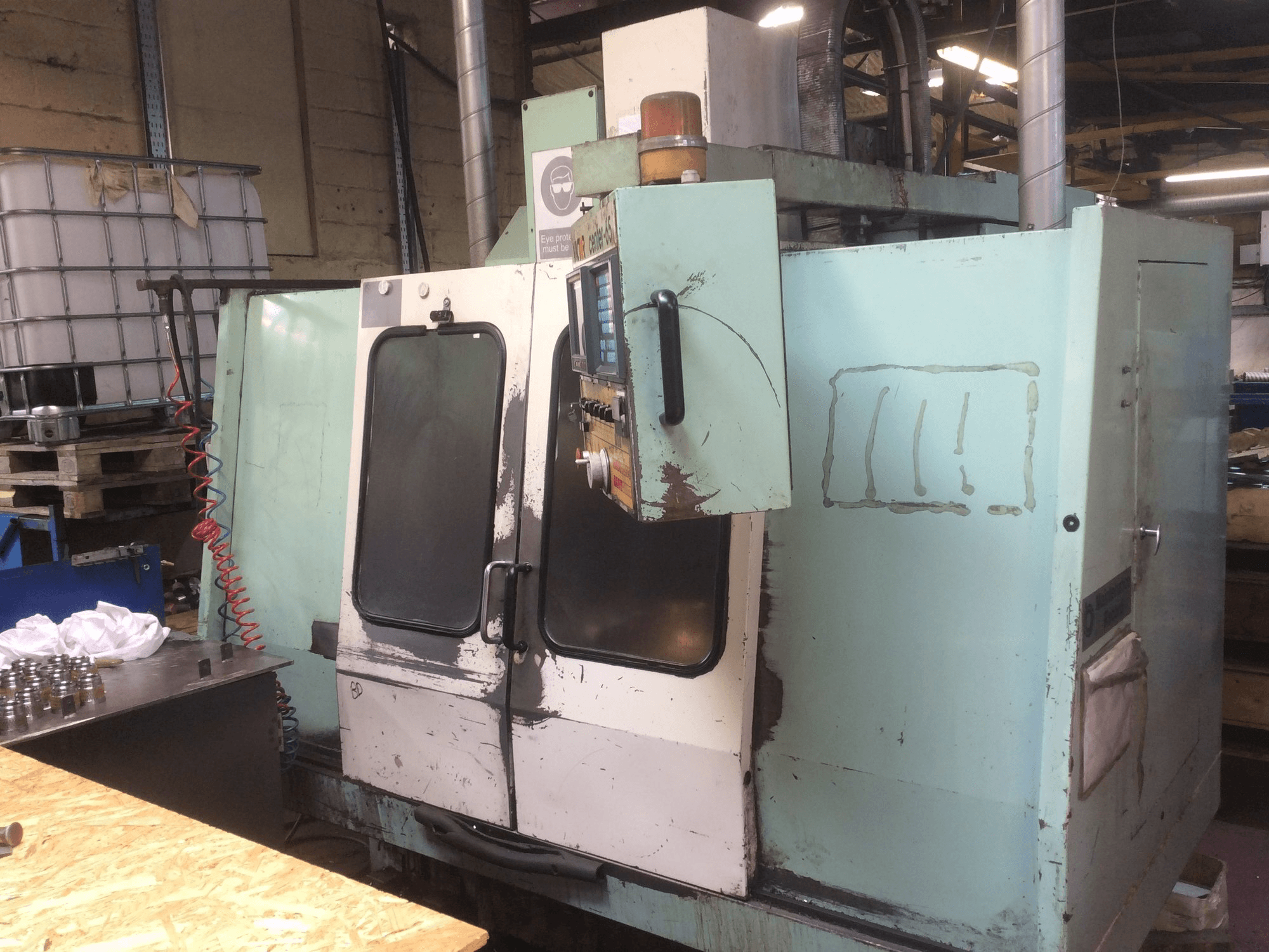 Widok z przodu maszyny Victor V Center-65