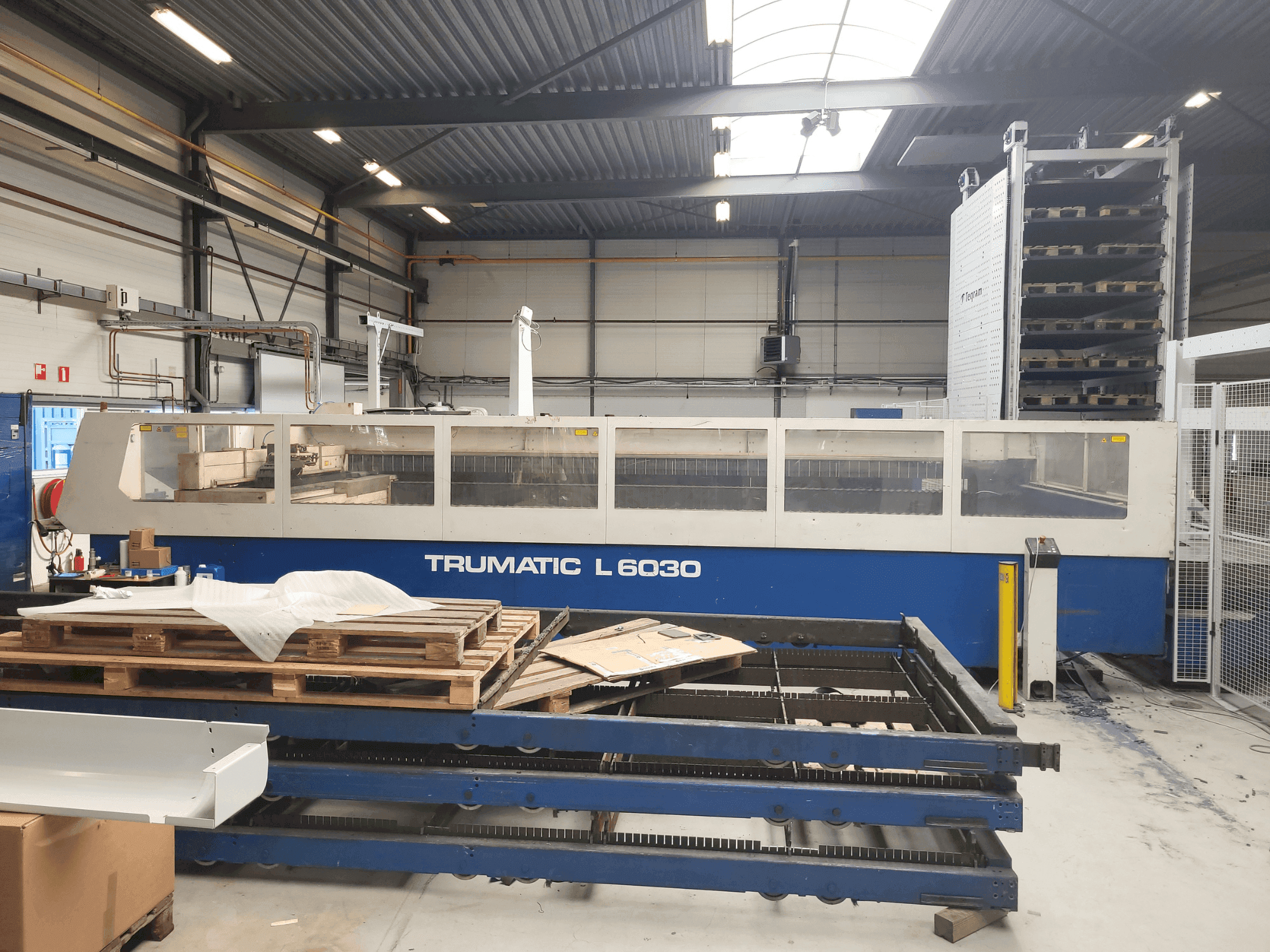 Widok z przodu maszyny TRUMPF Trumatic L6030