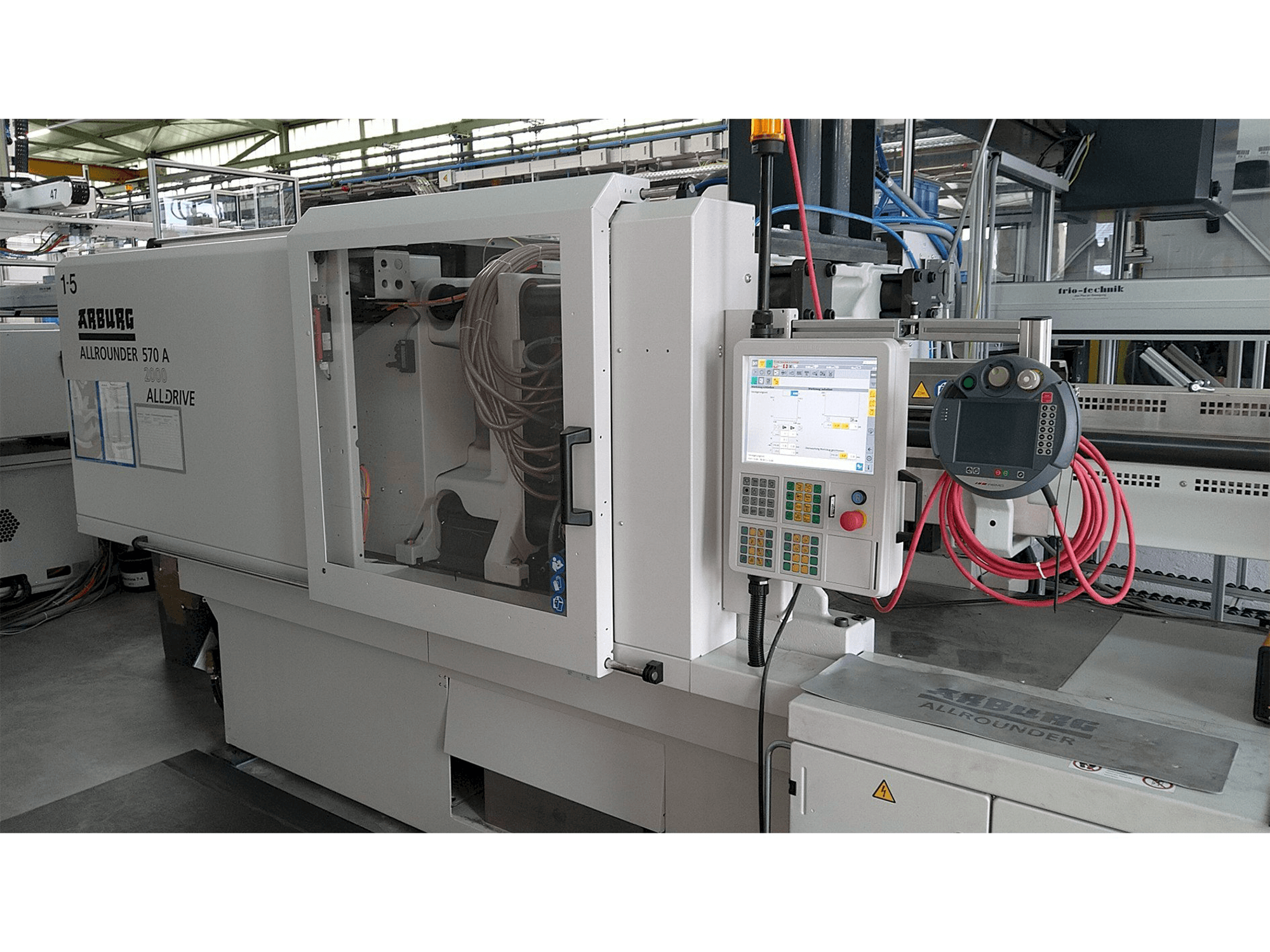 Widok z przodu maszyny Arburg Allrounder 570 A 2000-800 ALLDRIVE