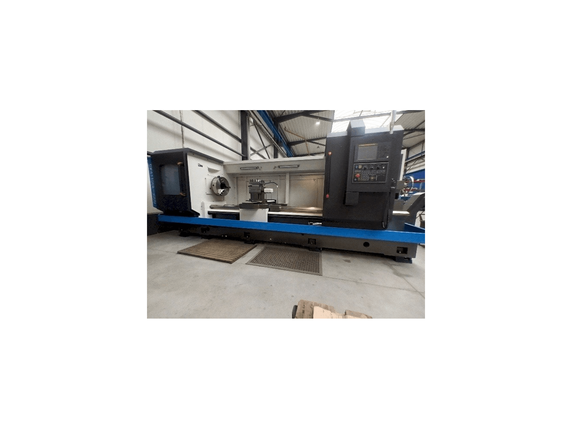 Widok z przodu maszyny Ningbo Oturn CK61100E-3000