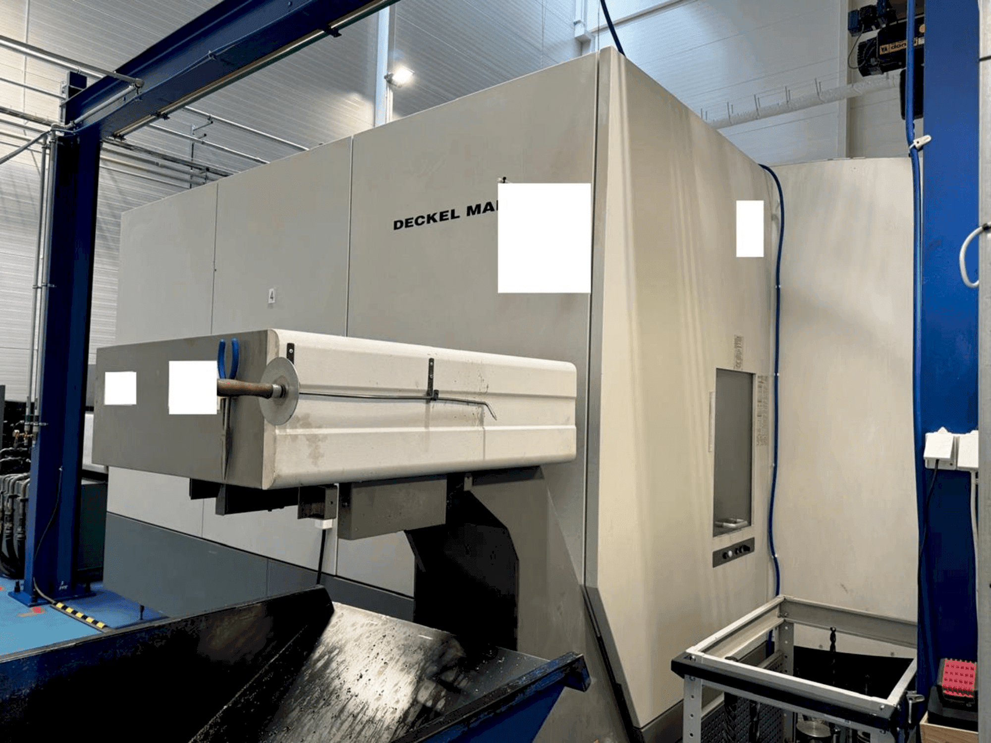 Widok z przodu maszyny DMG MORI DMC 125 FD duoBLOCK