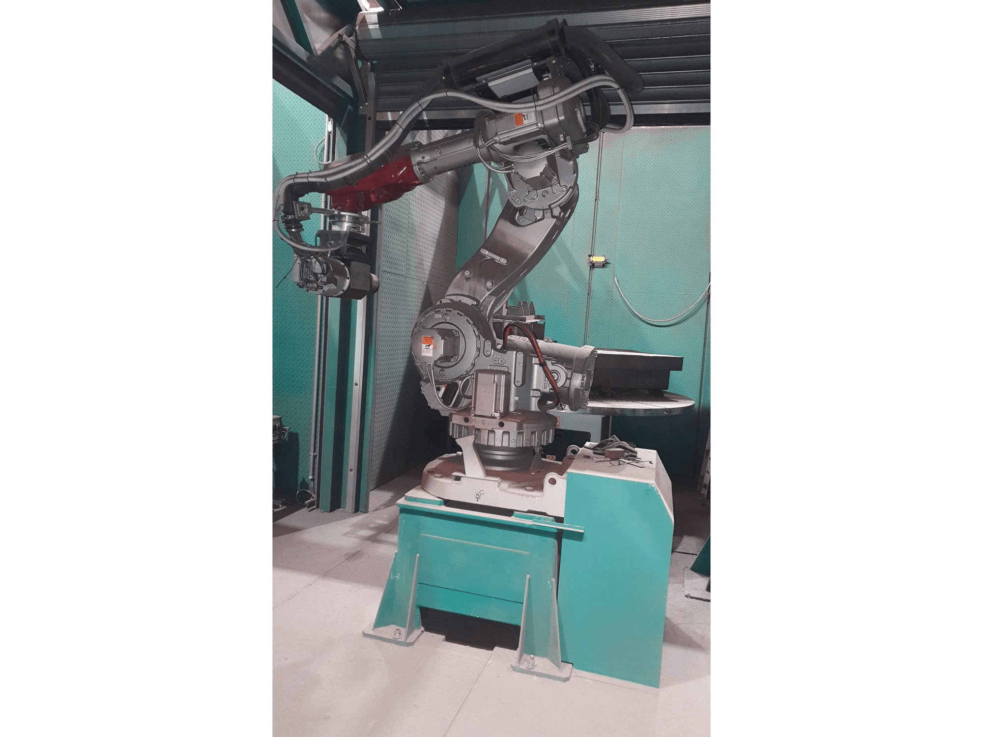 Widok z przodu maszyny ABB IRB 7600