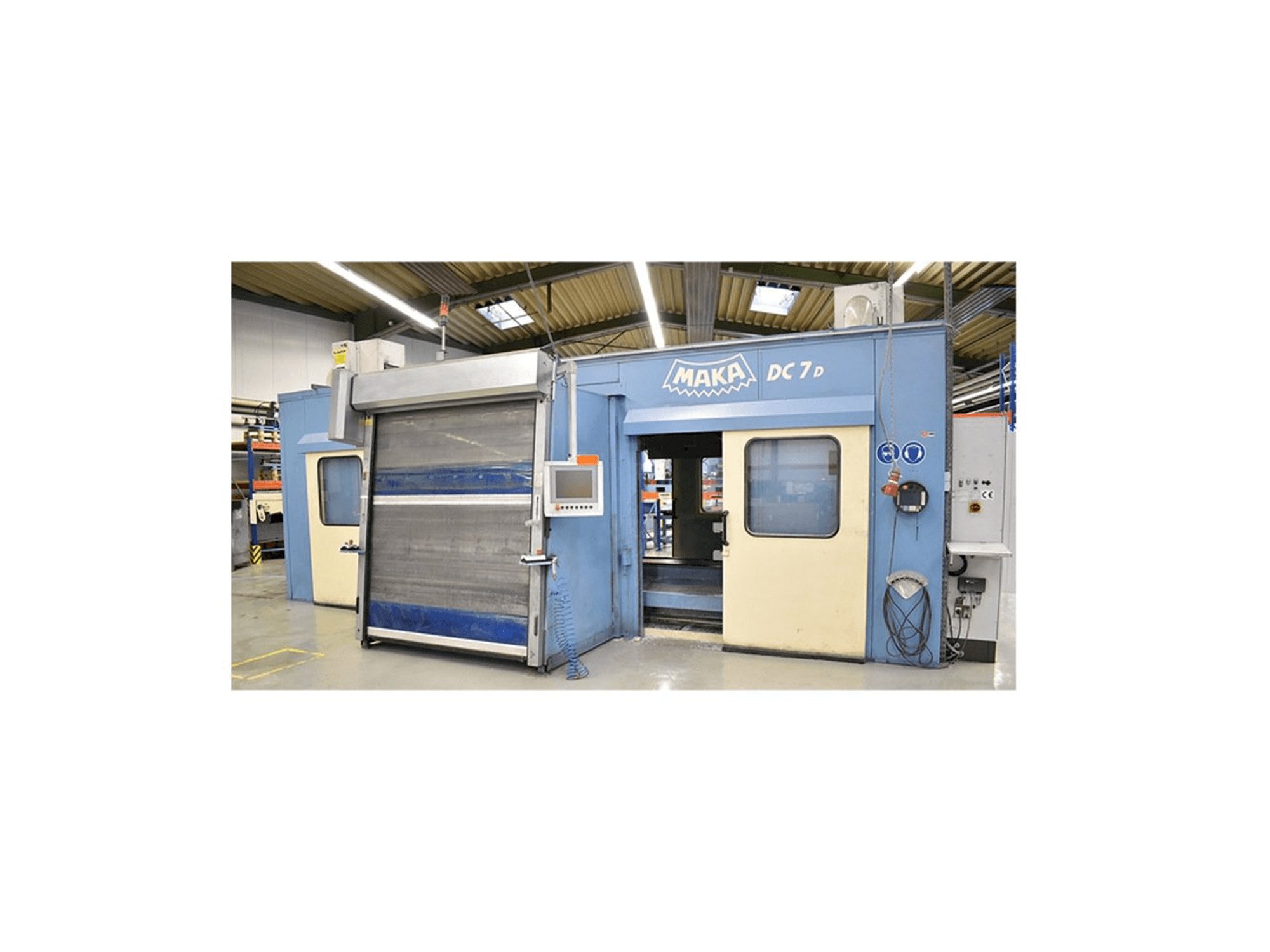Widok z przodu maszyny MAKA DC 7 D