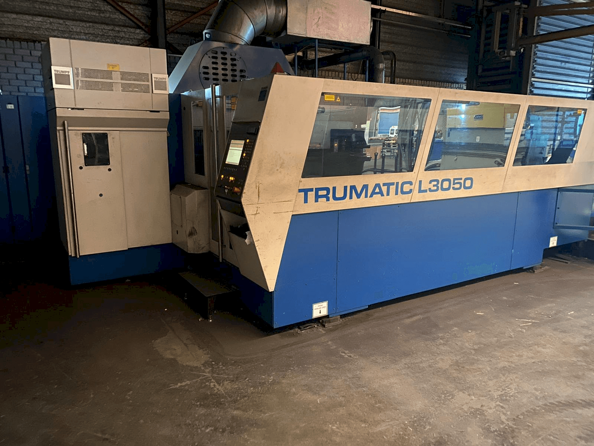 Widok z przodu maszyny Trumpf Trumatic L3050