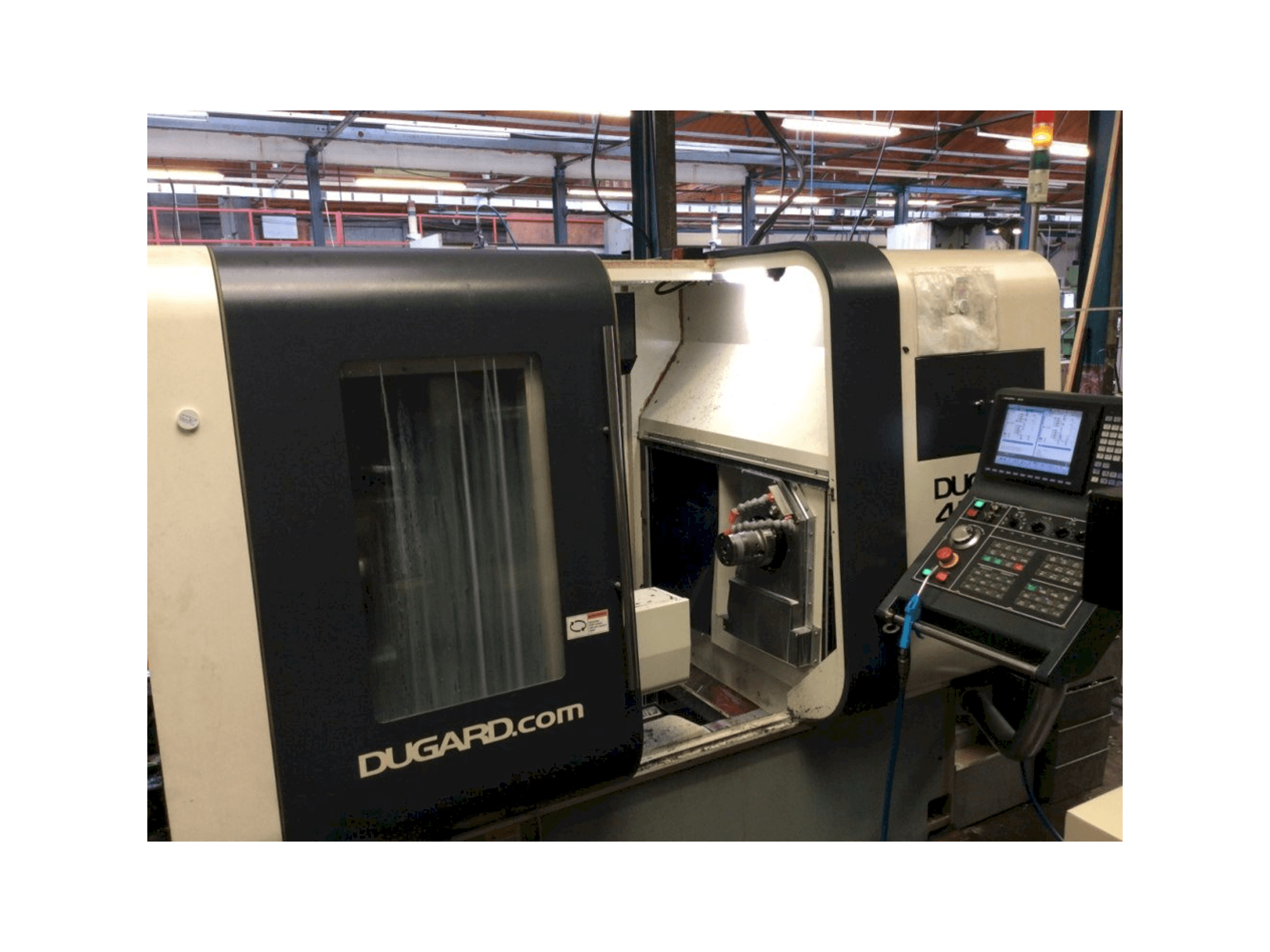 Widok z przodu maszyny Dugard 42 TT