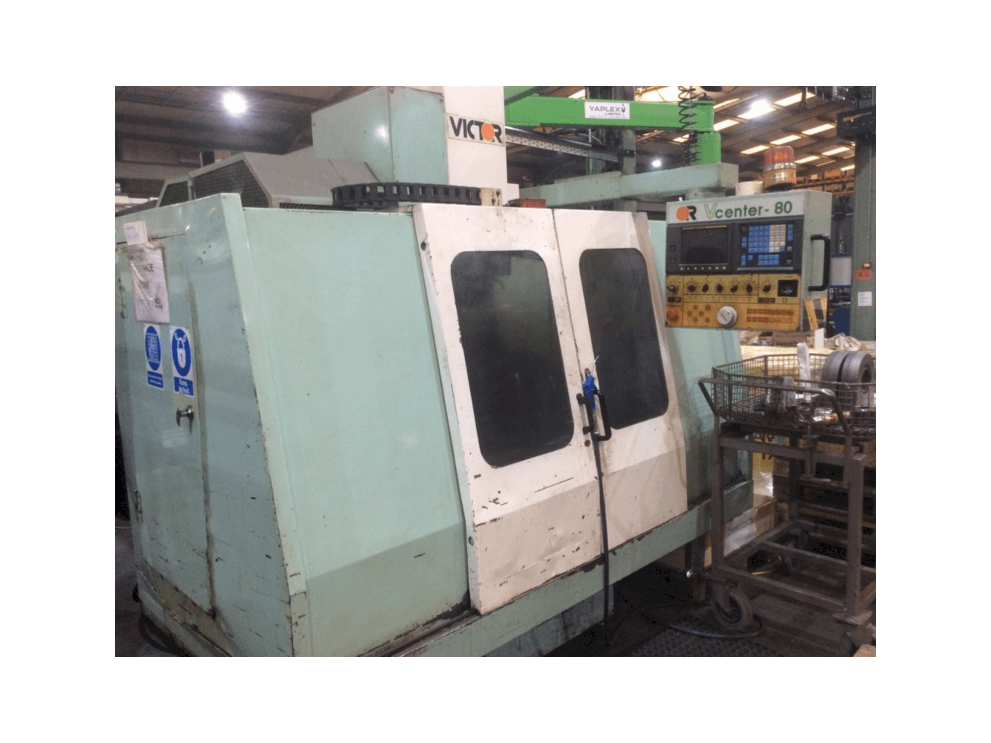 Widok z przodu maszyny Victor V Centre-80