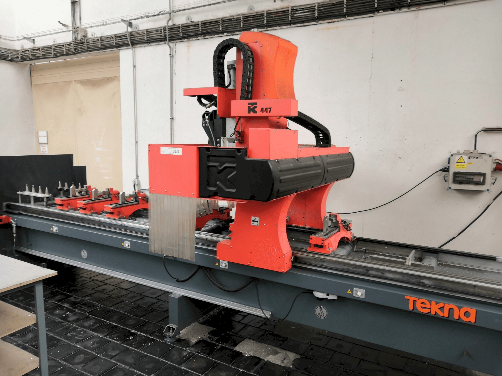 Widok z przodu maszyny Tekna TK447/4
