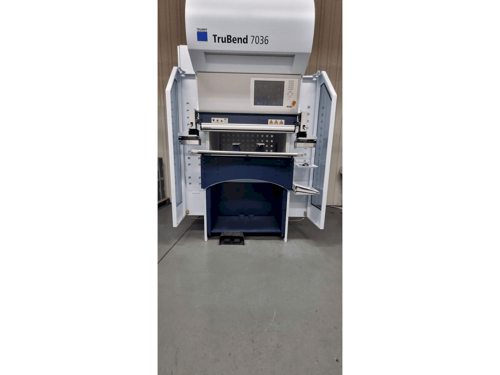 Widok z przodu maszyny TRUMPF TruBend 7036