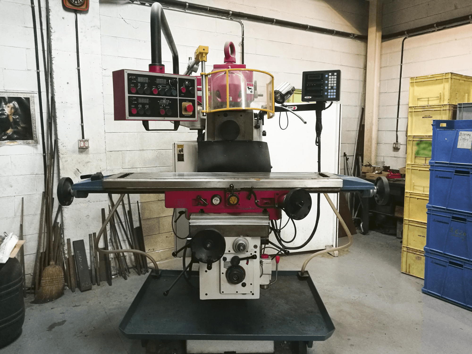 Widok z przodu maszyny Lagun FCM 152