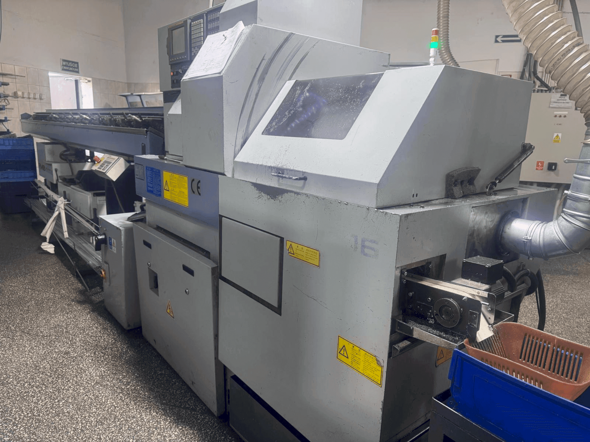 Widok z przodu maszyny STAR MICRONICS SB-16