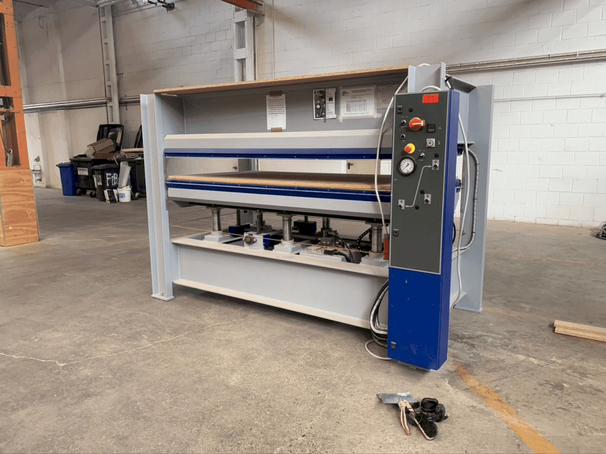 Widok z przodu maszyny FORMAT4 HVP Typ 4