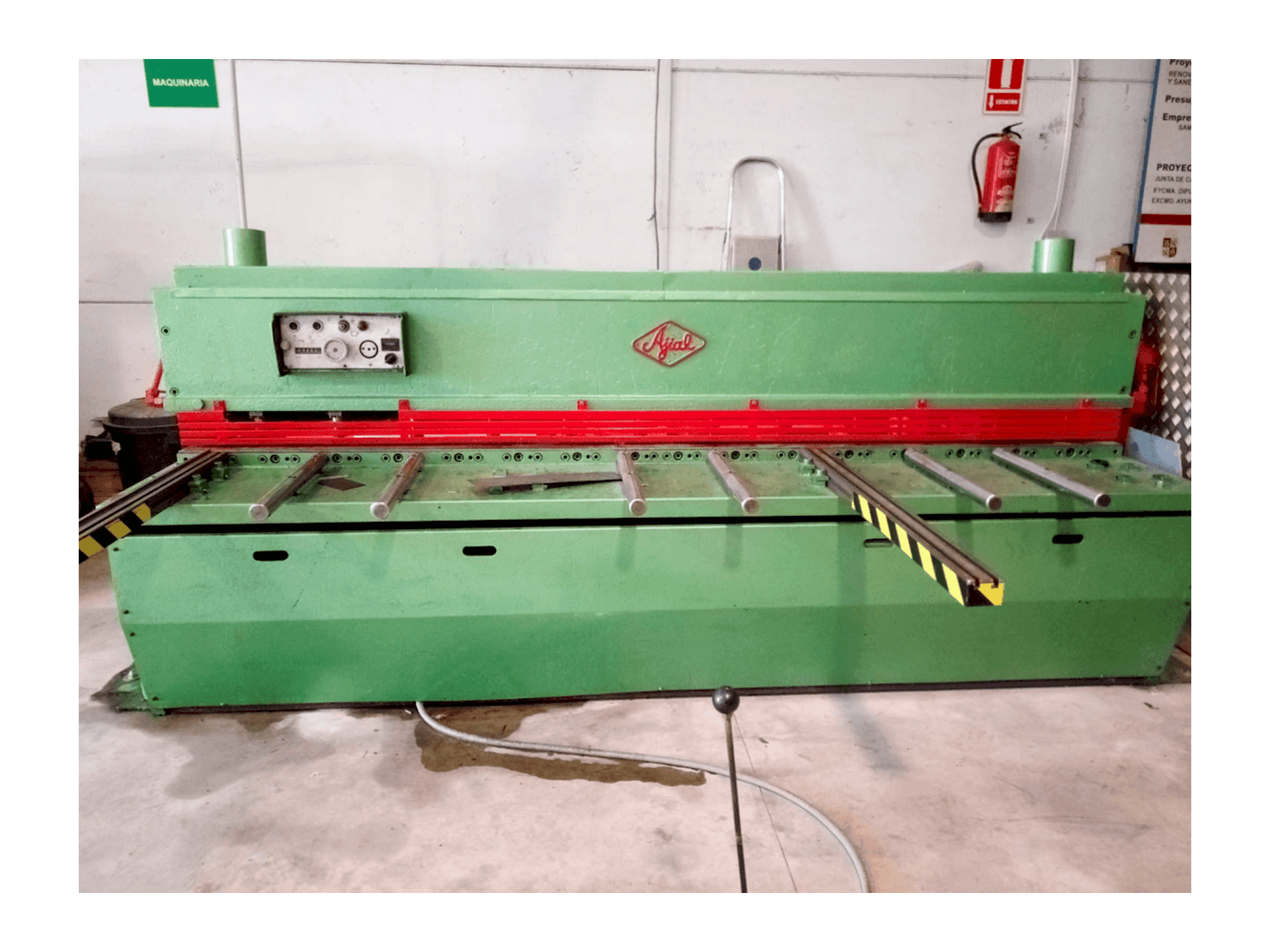 Widok z przodu maszyny Ajial 630 CA