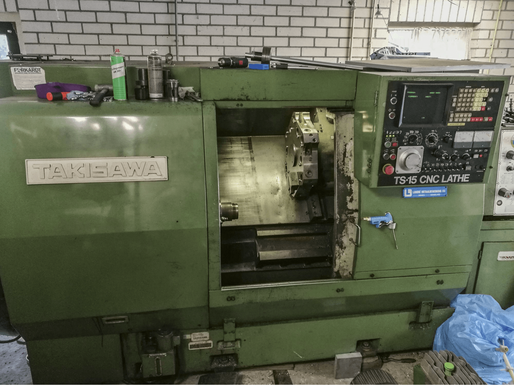 Widok z przodu maszyny Takisawa TS-15