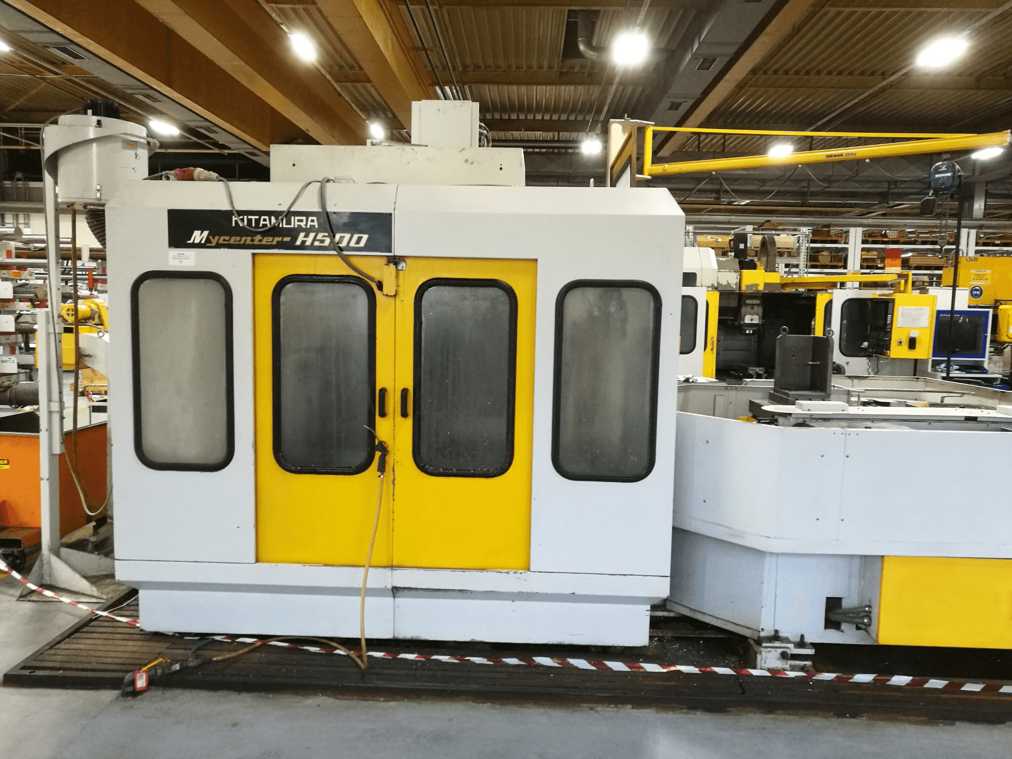 Widok z przodu maszyny Kitamura Mycenter H500