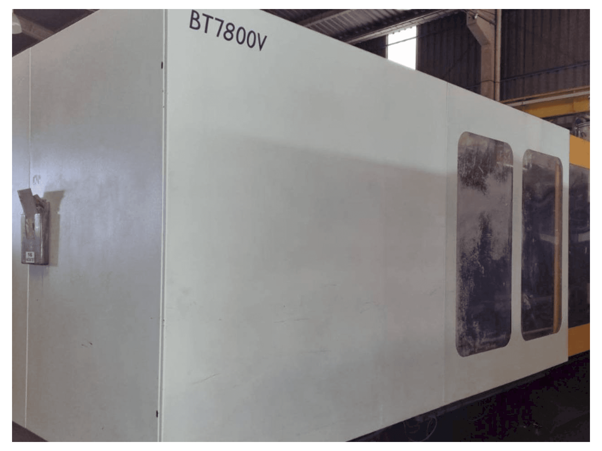 Widok z przodu maszyny BORCHÊ BT780V-II