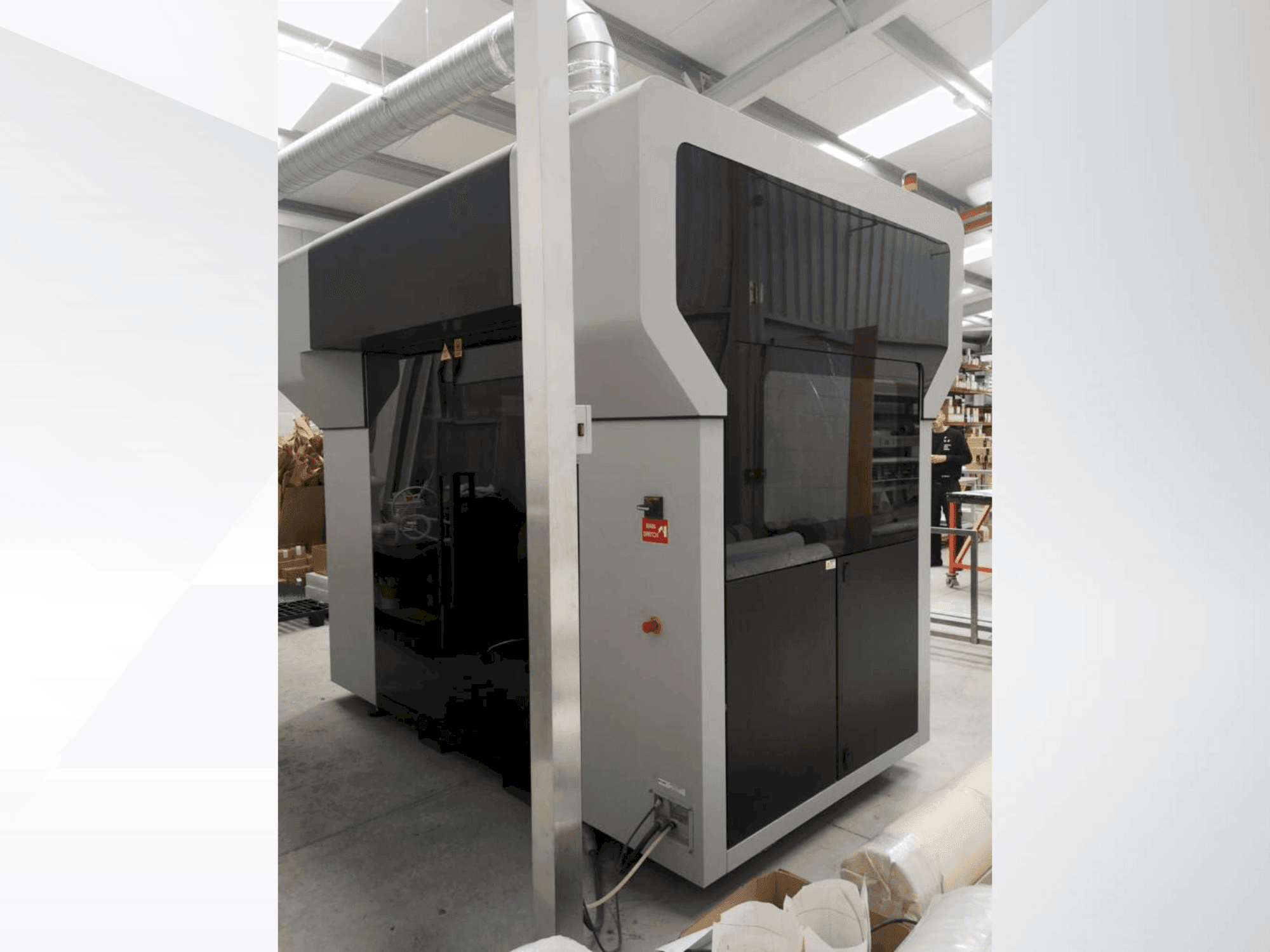 Widok z przodu maszyny MASSIVIT 1800 PRO