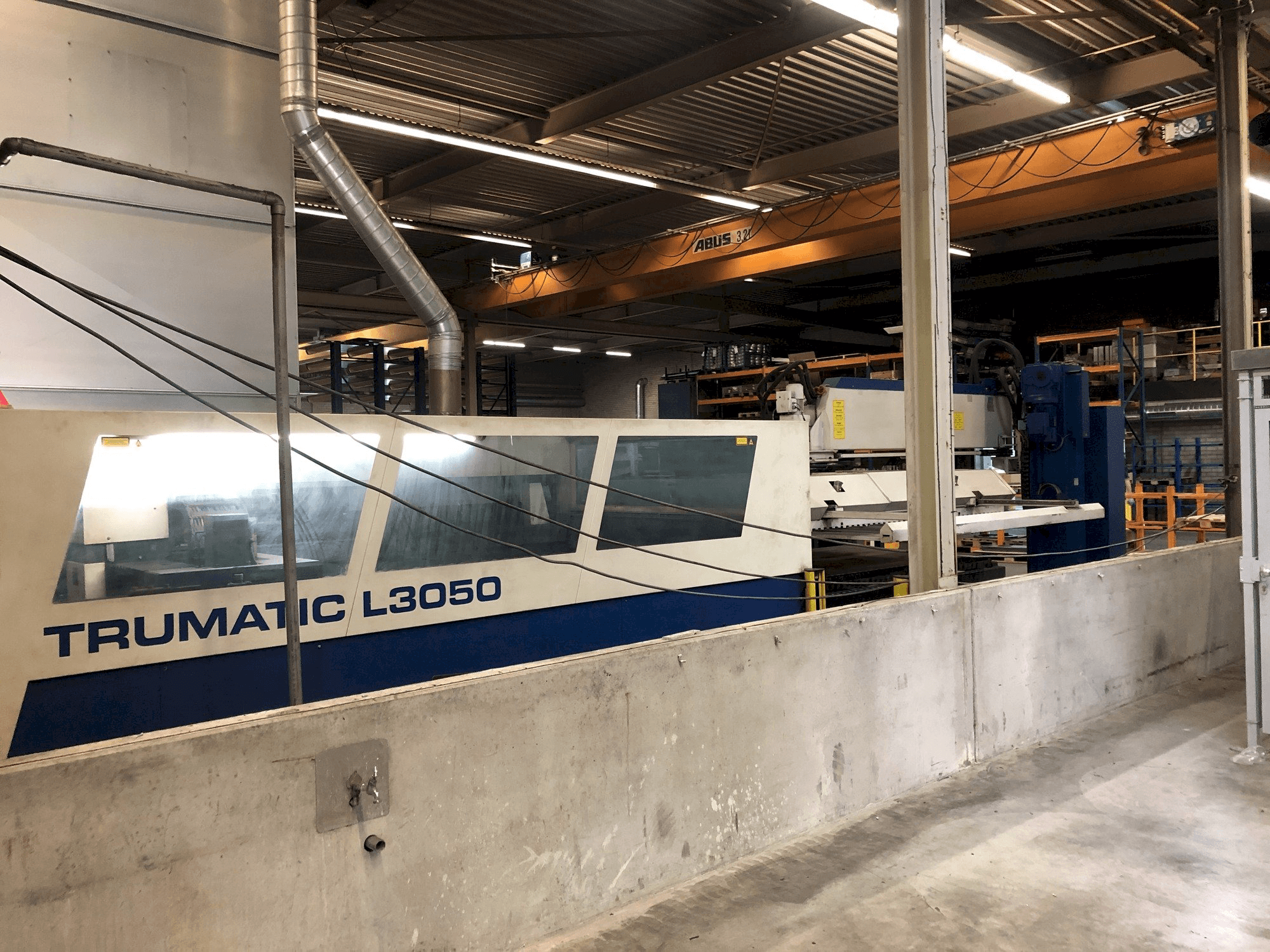 Widok z przodu maszyny Trumpf Trumatic 3050