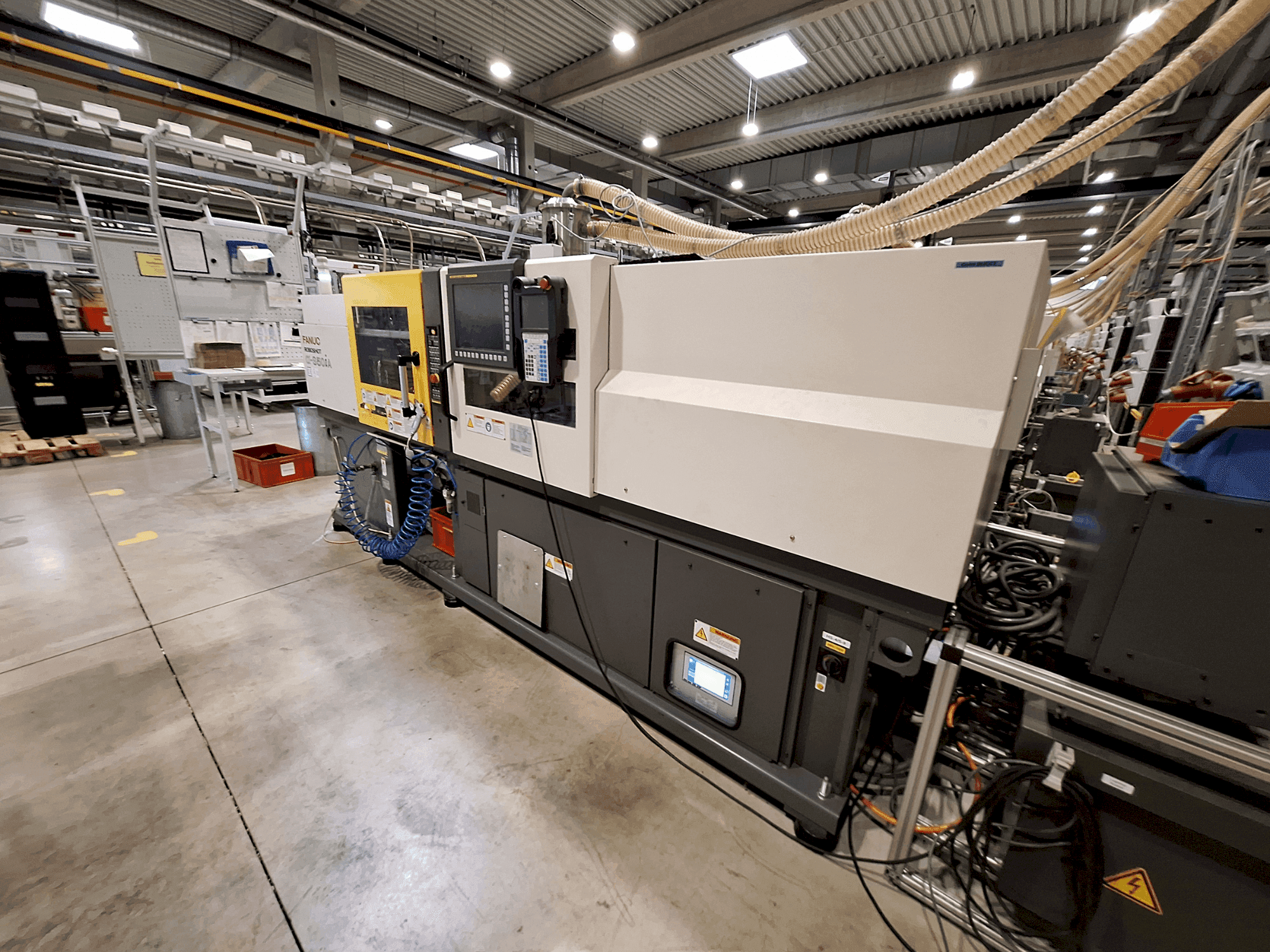 Widok z przodu maszyny FANUC Roboshot S50iA