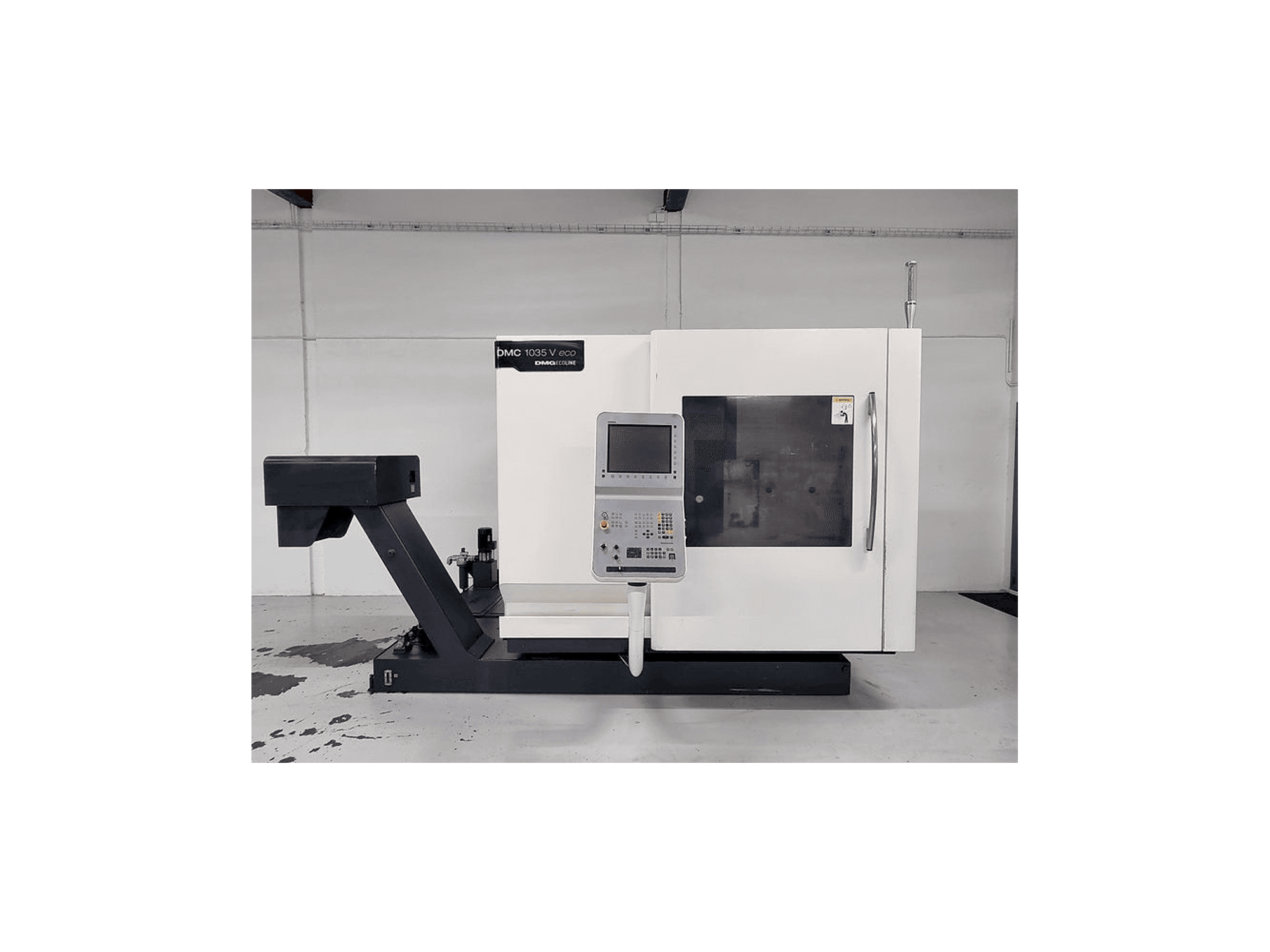 Widok z przodu maszyny DMG MORI DMC 1035 V eco