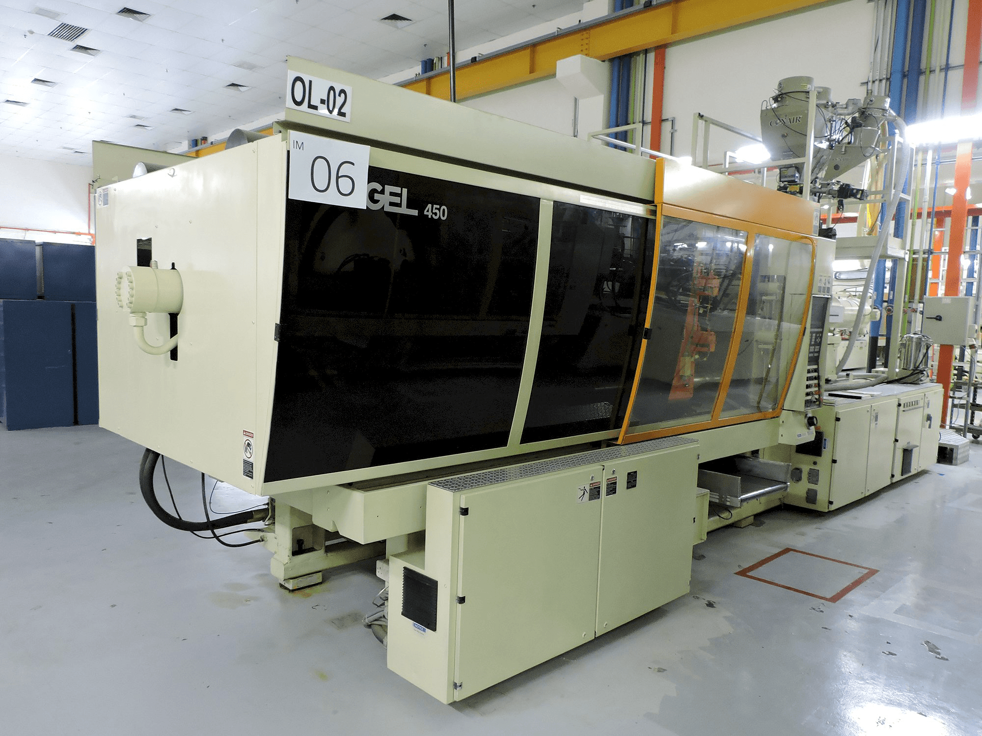 Widok z lewej maszyny ENGEL ES 600/450