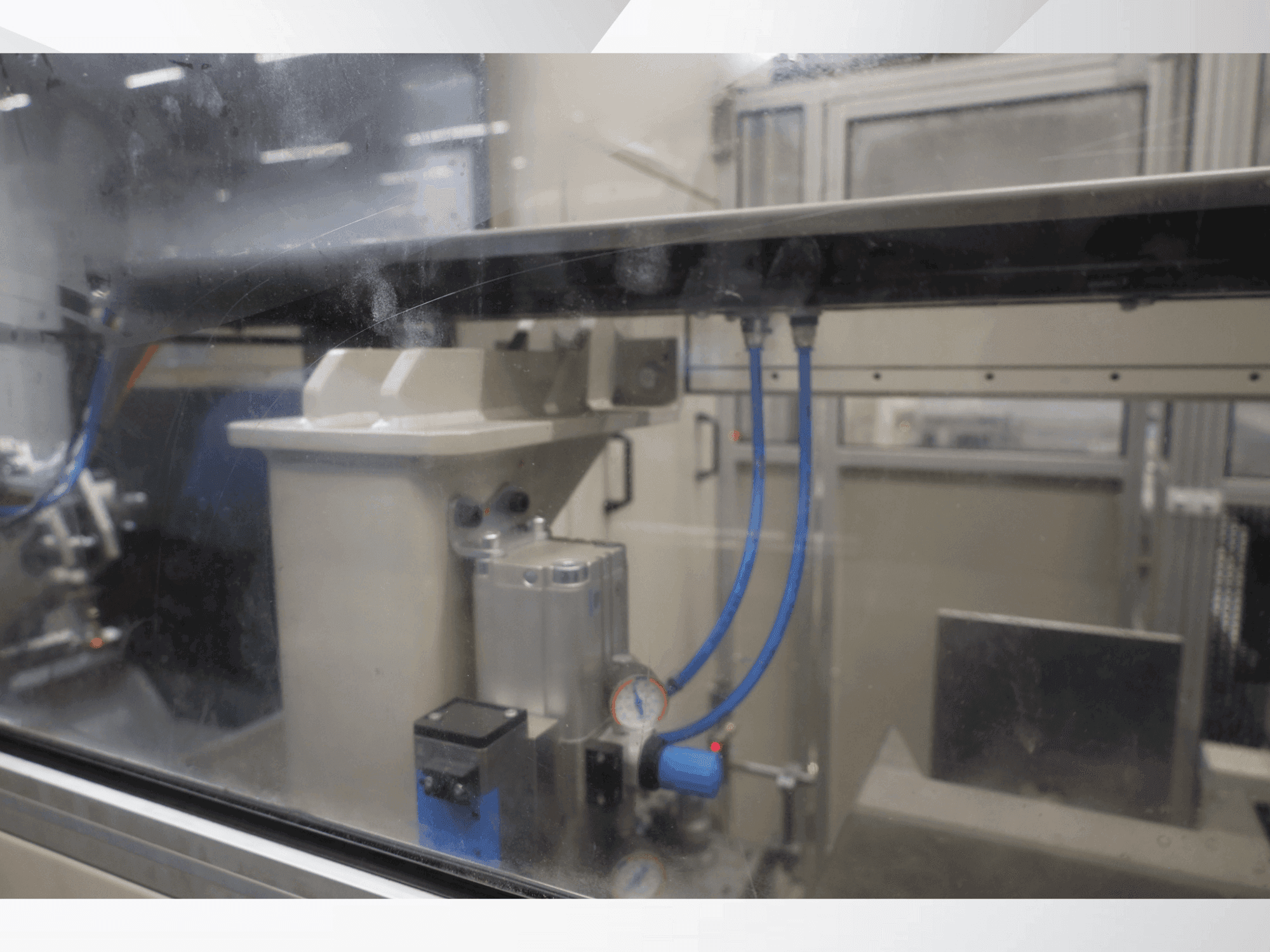 Widok z przodu maszyny PROFILATOR DV370-HL-05