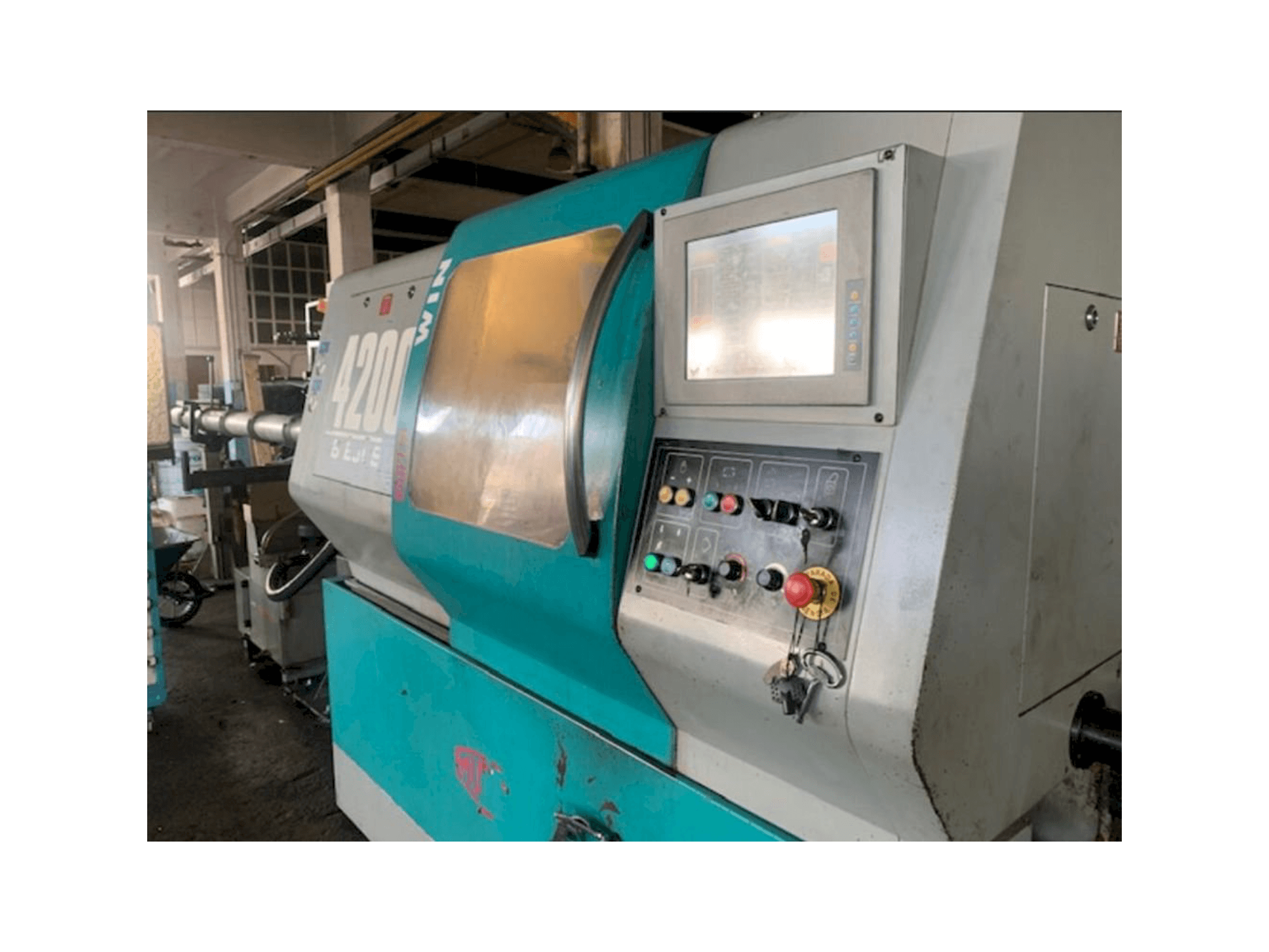 Widok z przodu maszyny Mupem Win 4200